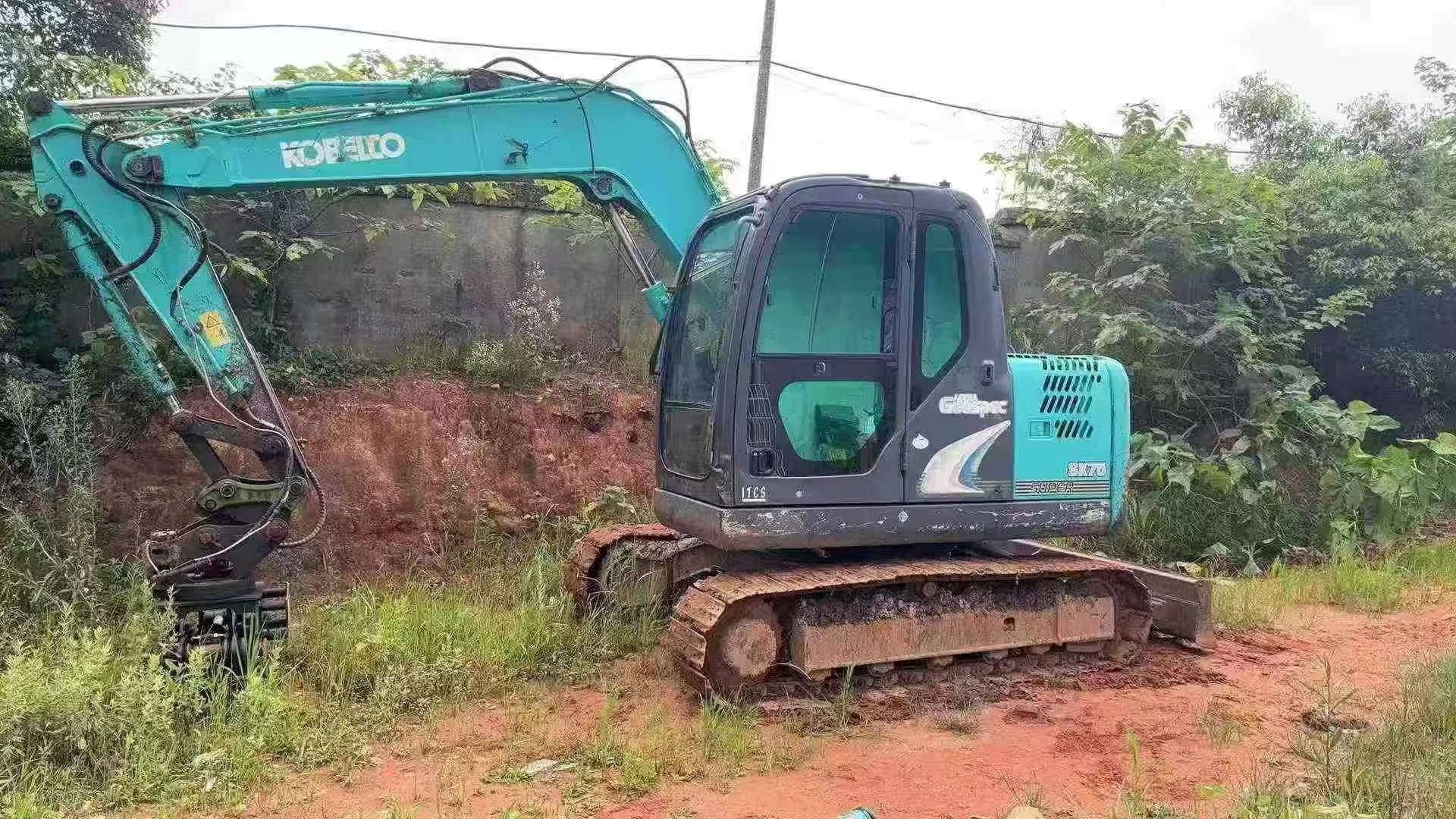 Buy Kobelco SK75 Used Excavator / 1