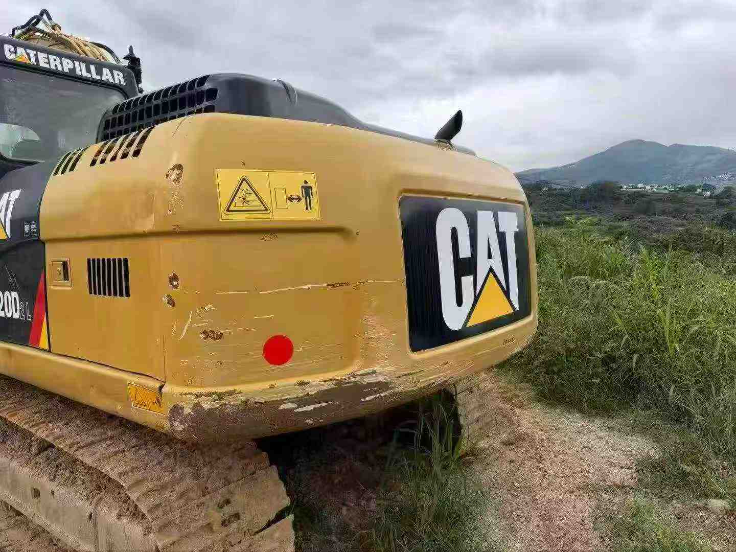 Buy Caterpillar 320D Used Excavator / 1