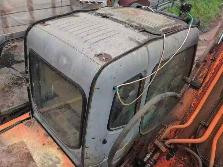 Buy Hitachi ZX200-6 Used Excavator / 1