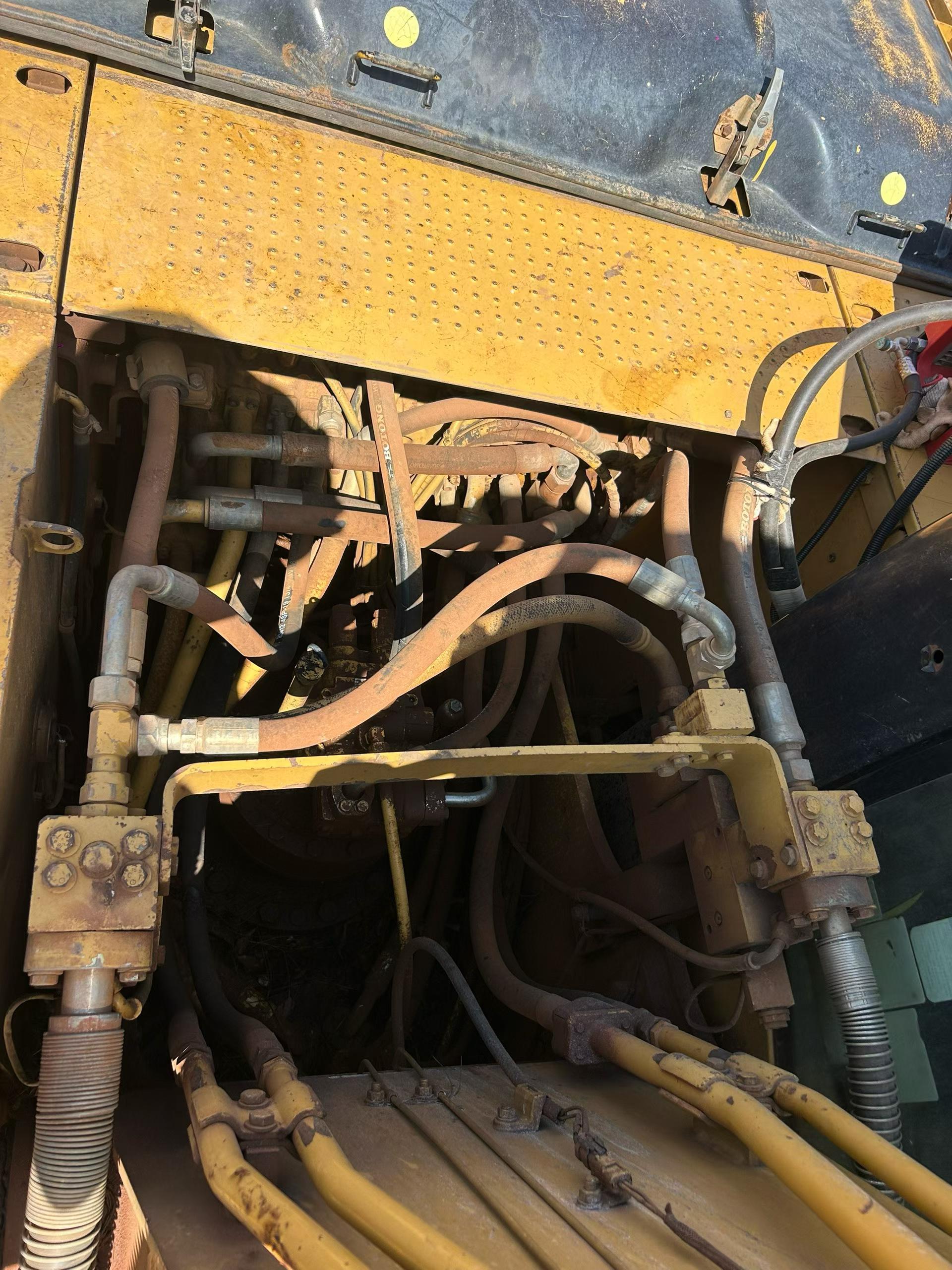 Buy Caterpillar 320D Used Excavator / 7 Buy Caterpillar 320D Used Excavator / 7