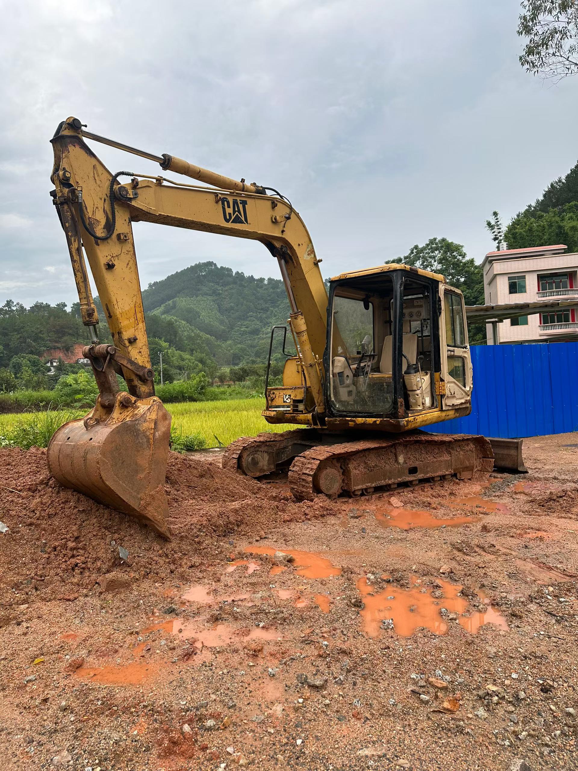 Buy Caterpillar 307B Used Excavator / 1