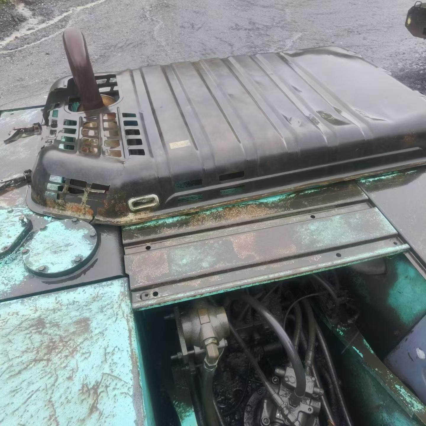 Buy Kobelco SK210-6 Used Excavator / 4 Buy Kobelco SK210-6 Used Excavator / 4
