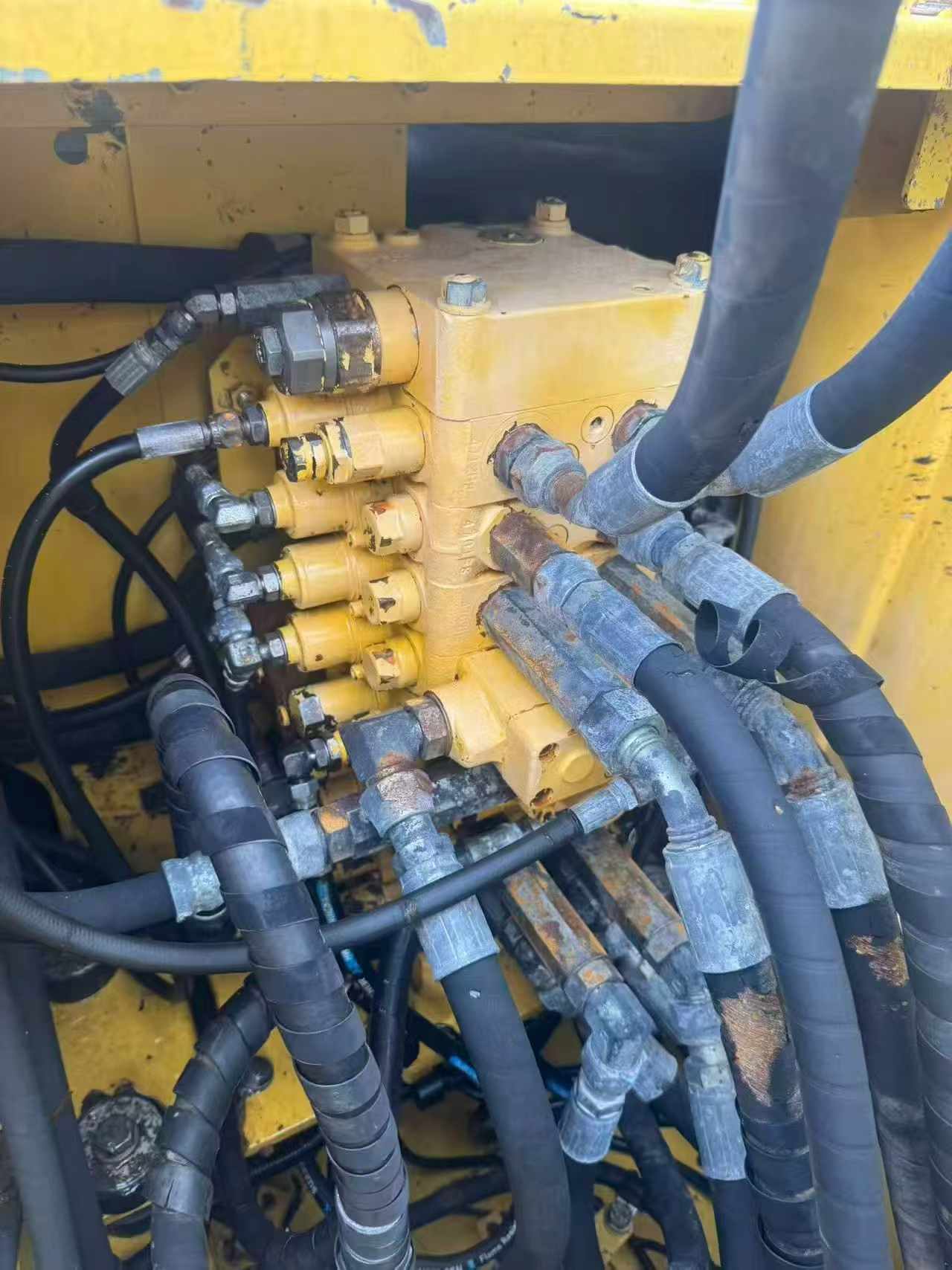 Buy Komatsu PC130-8 Used Excavator / 3 Buy Komatsu PC130-8 Used Excavator / 3
