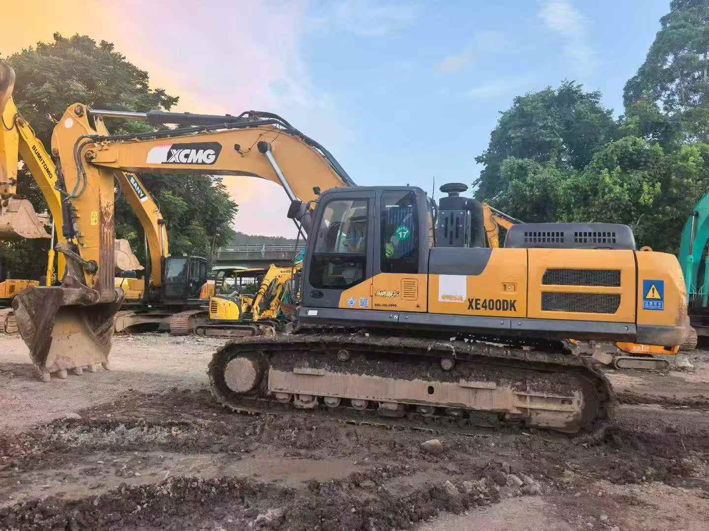 Buy XCMG XE400DK Used Excavator / 6 Buy XCMG XE400DK Used Excavator / 6