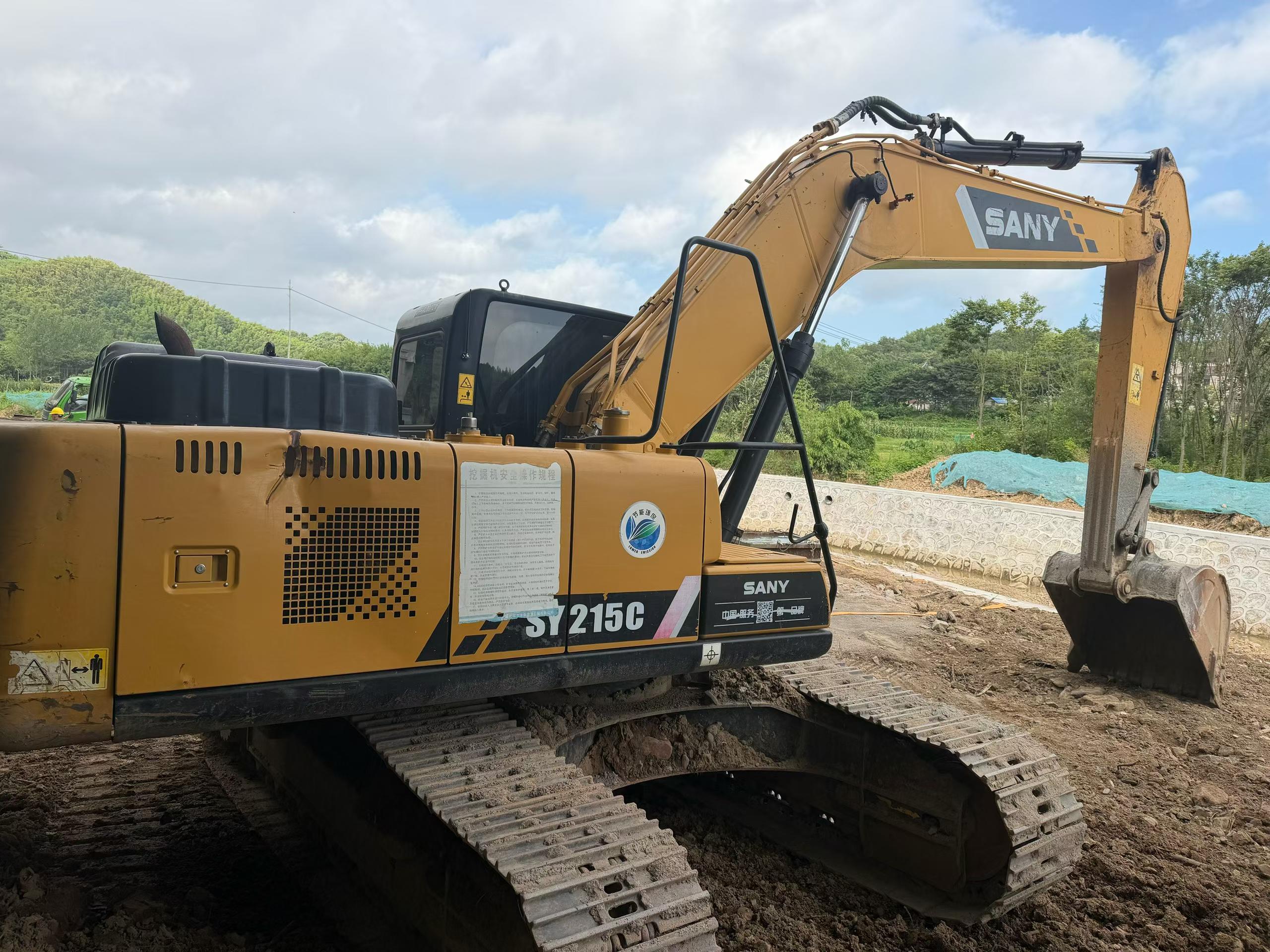 Buy Sany SY200C Used Excavator / 3 Buy Sany SY200C Used Excavator / 3