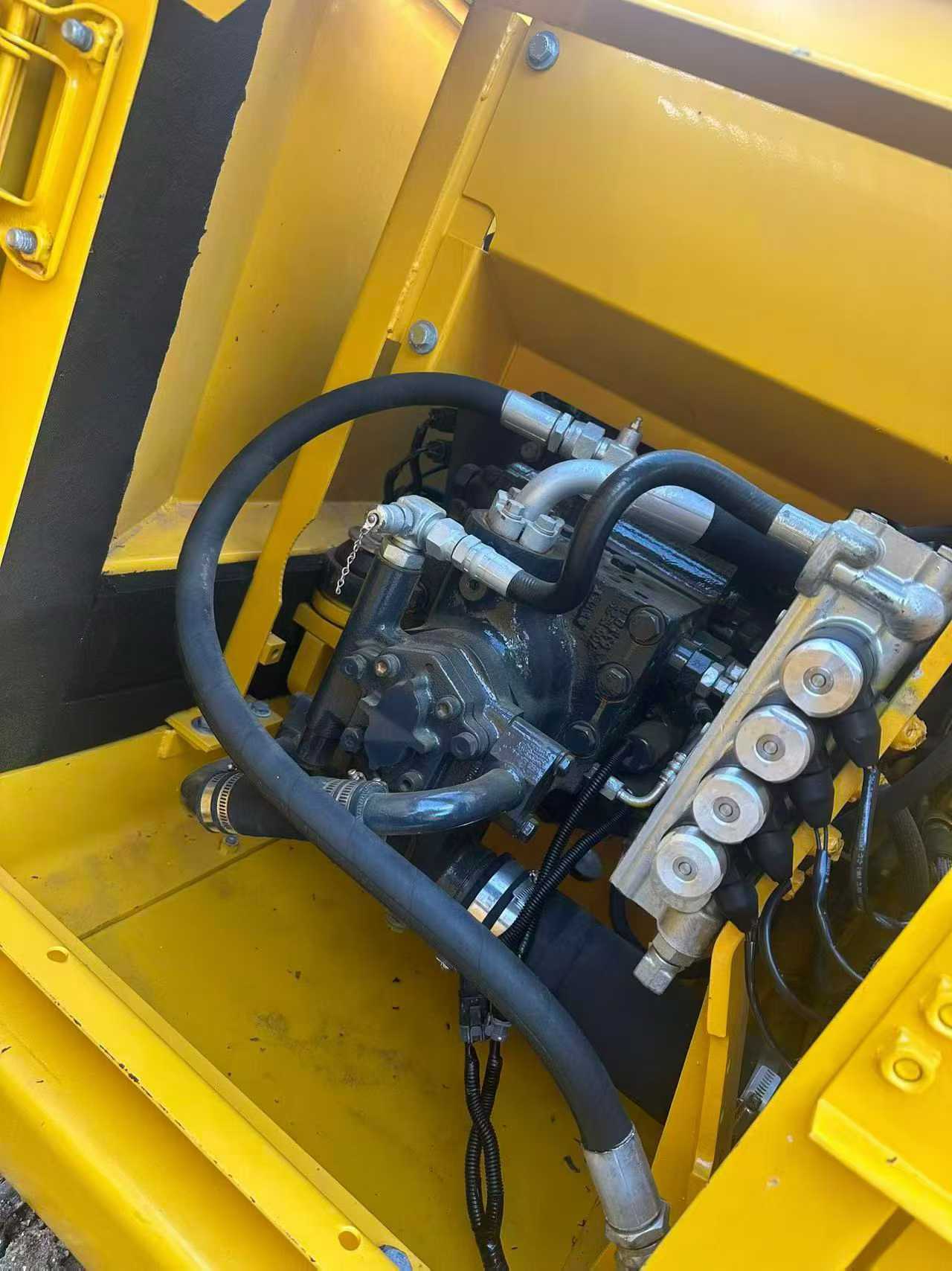 Buy Komatsu PC120-6E Used Excavator / 7 Buy Komatsu PC120-6E Used Excavator / 7
