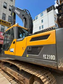 Buy Volvo EC210D Used Excavator / 4 Buy Volvo EC210D Used Excavator / 4
