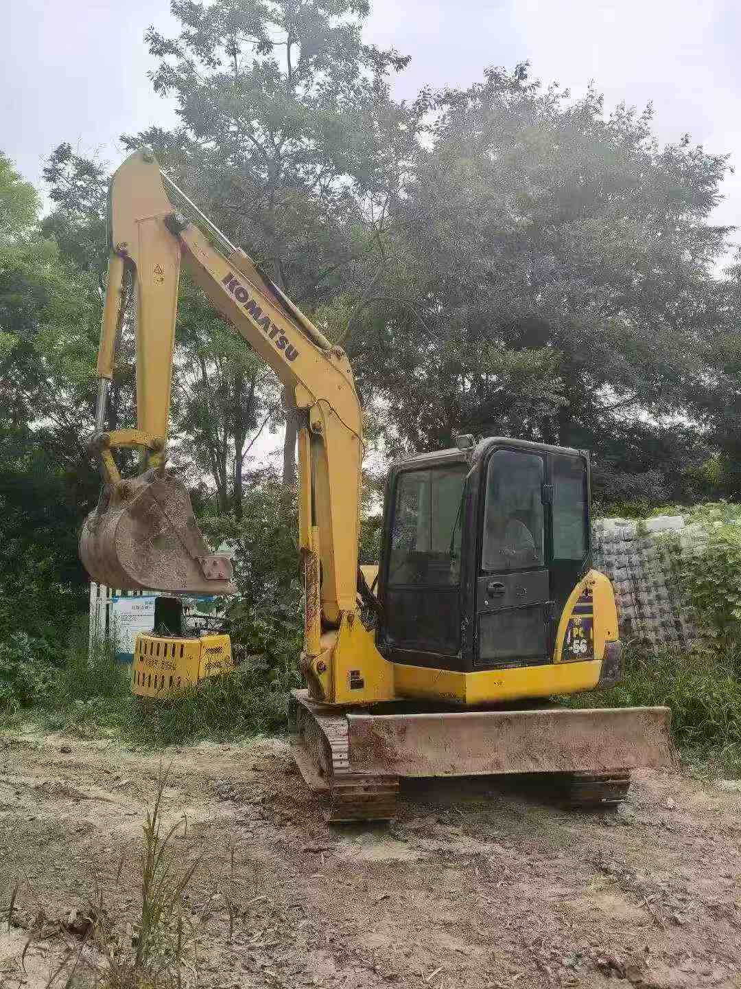 Buy Komatsu PC56-7 Used Excavator / 2 Buy Komatsu PC56-7 Used Excavator / 2