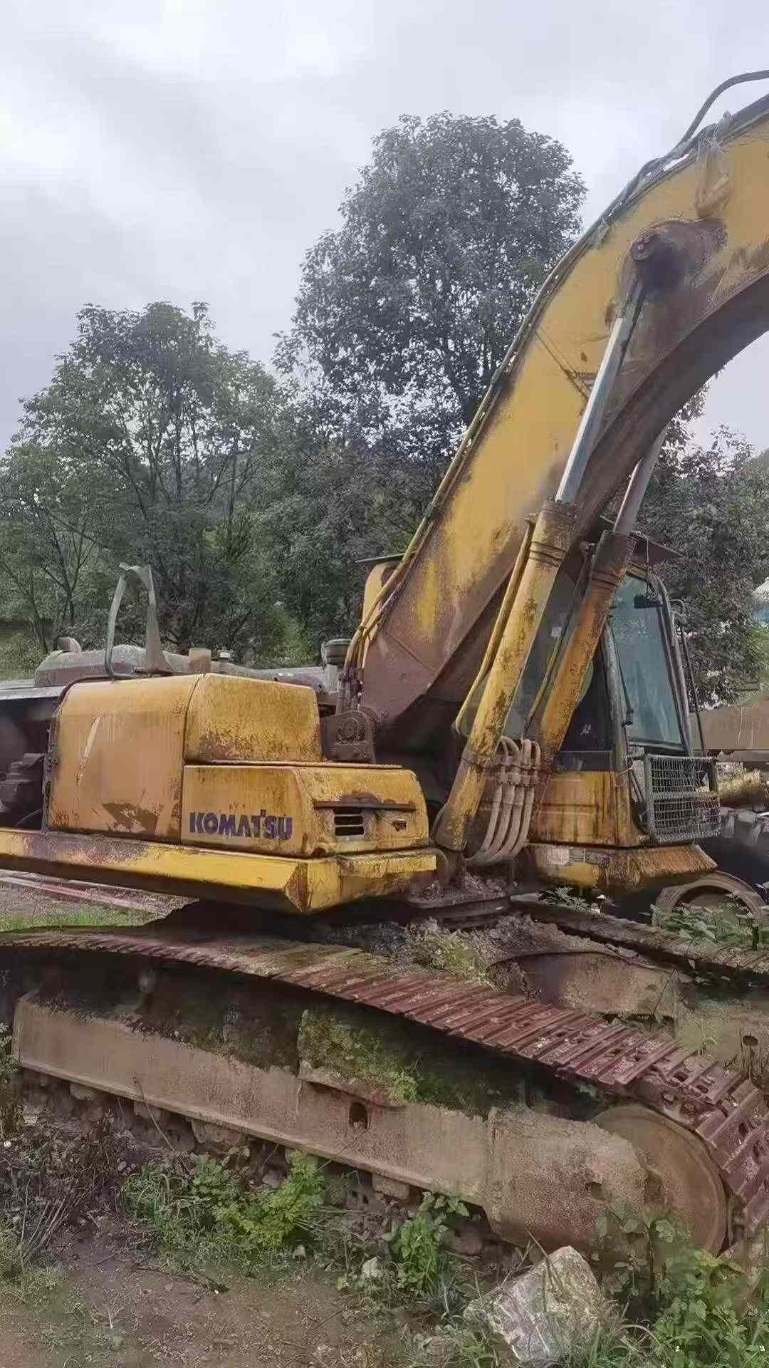 Buy Komatsu PC210 Used Excavator / 1