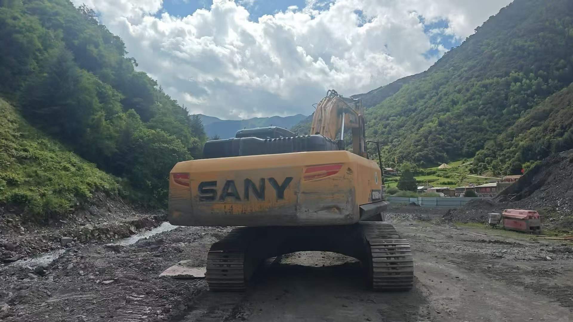 Buy Sany SY245H Used Excavator / 1
