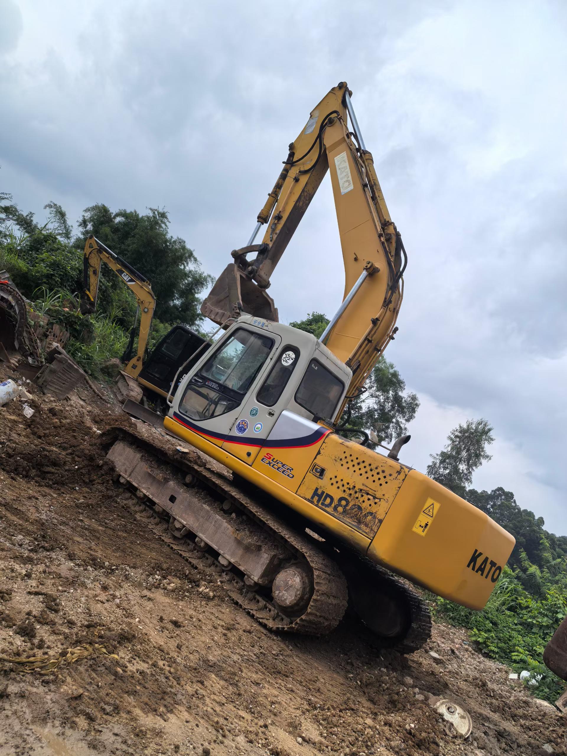 Buy Kato 820-3SP Used Excavator / 8 Buy Kato 820-3SP Used Excavator / 8