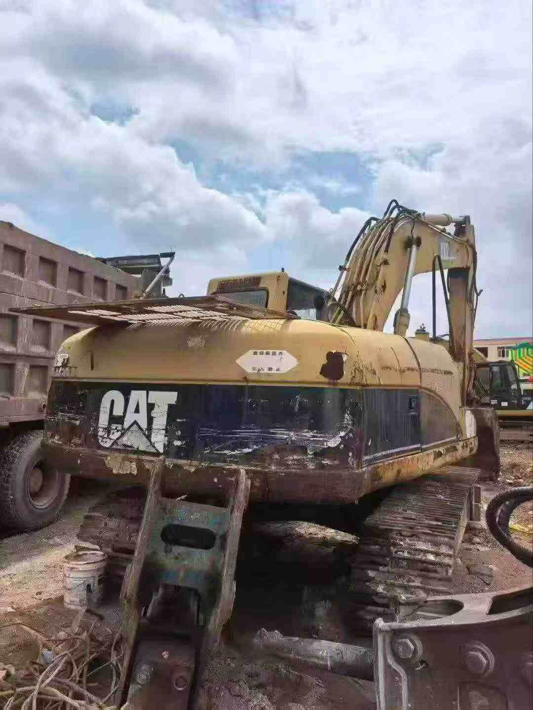 Buy Caterpillar 320C Used Excavator / 3 Buy Caterpillar 320C Used Excavator / 3