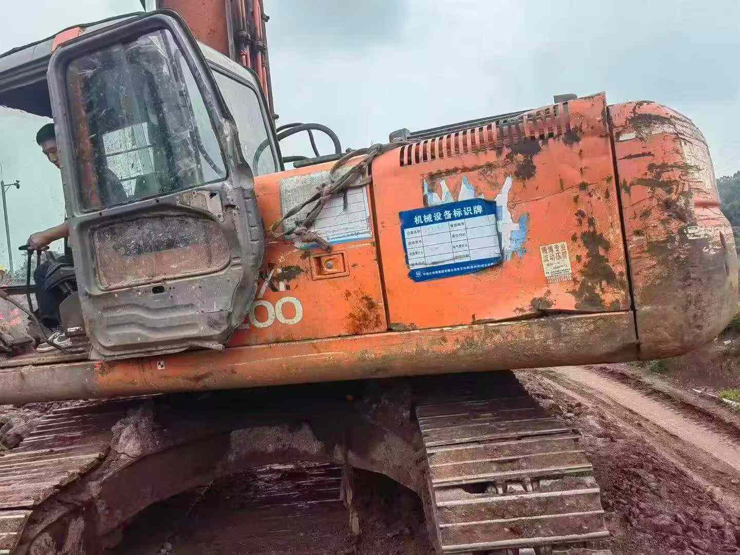 Buy Hitachi ZX200-6 Used Excavator / 4 Buy Hitachi ZX200-6 Used Excavator / 4