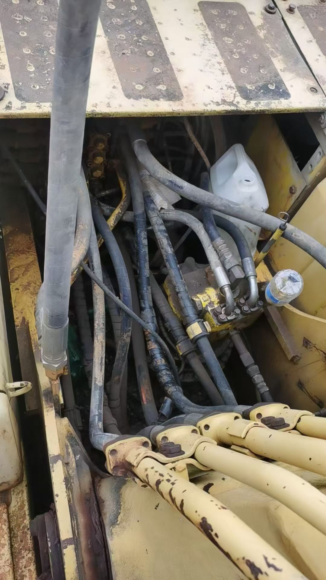 Buy Komatsu PC200-8 Used Excavator / 4 Buy Komatsu PC200-8 Used Excavator / 4