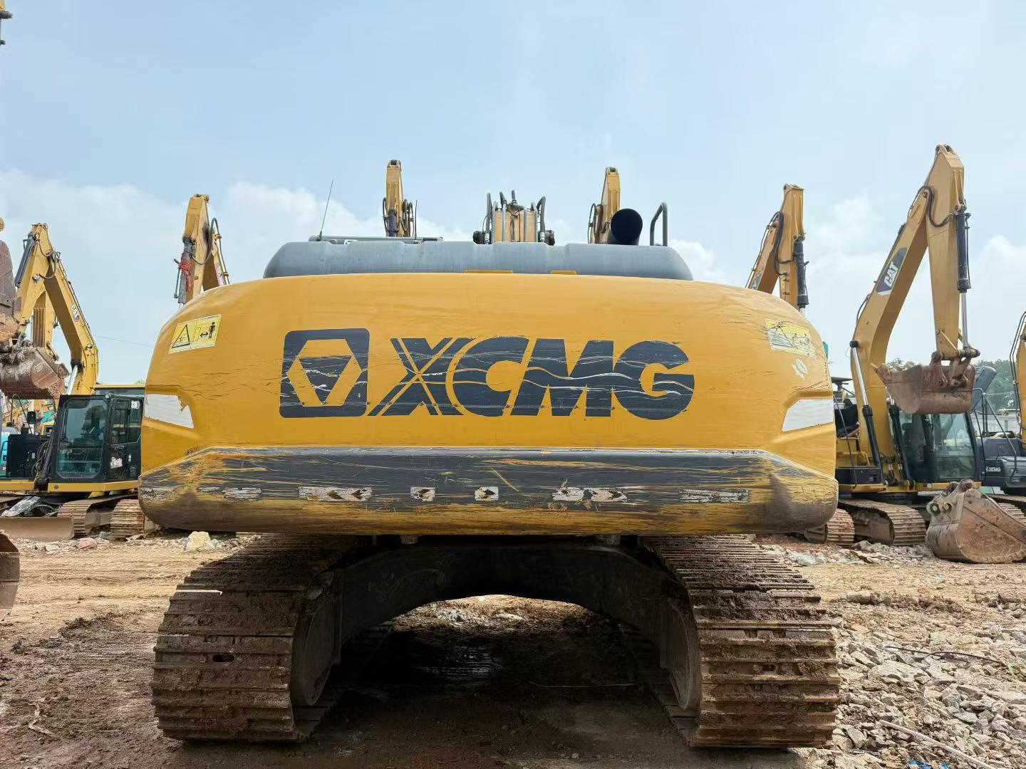 Compre Escavadeira XCMG XE225DK Usada / 3 Compre Escavadeira XCMG XE225DK Usada / 3
