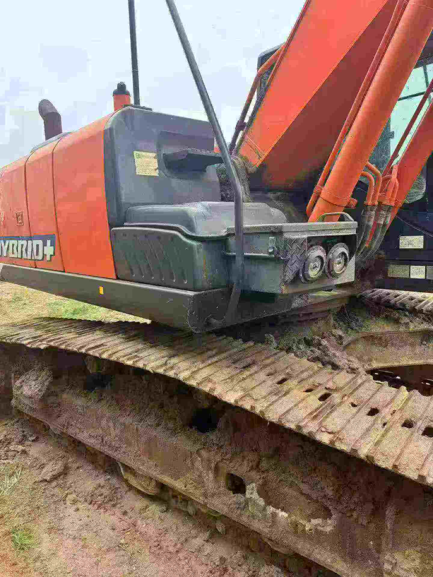 Buy Hitachi ZH200-5B Used Excavator / 2 Buy Hitachi ZH200-5B Used Excavator / 2