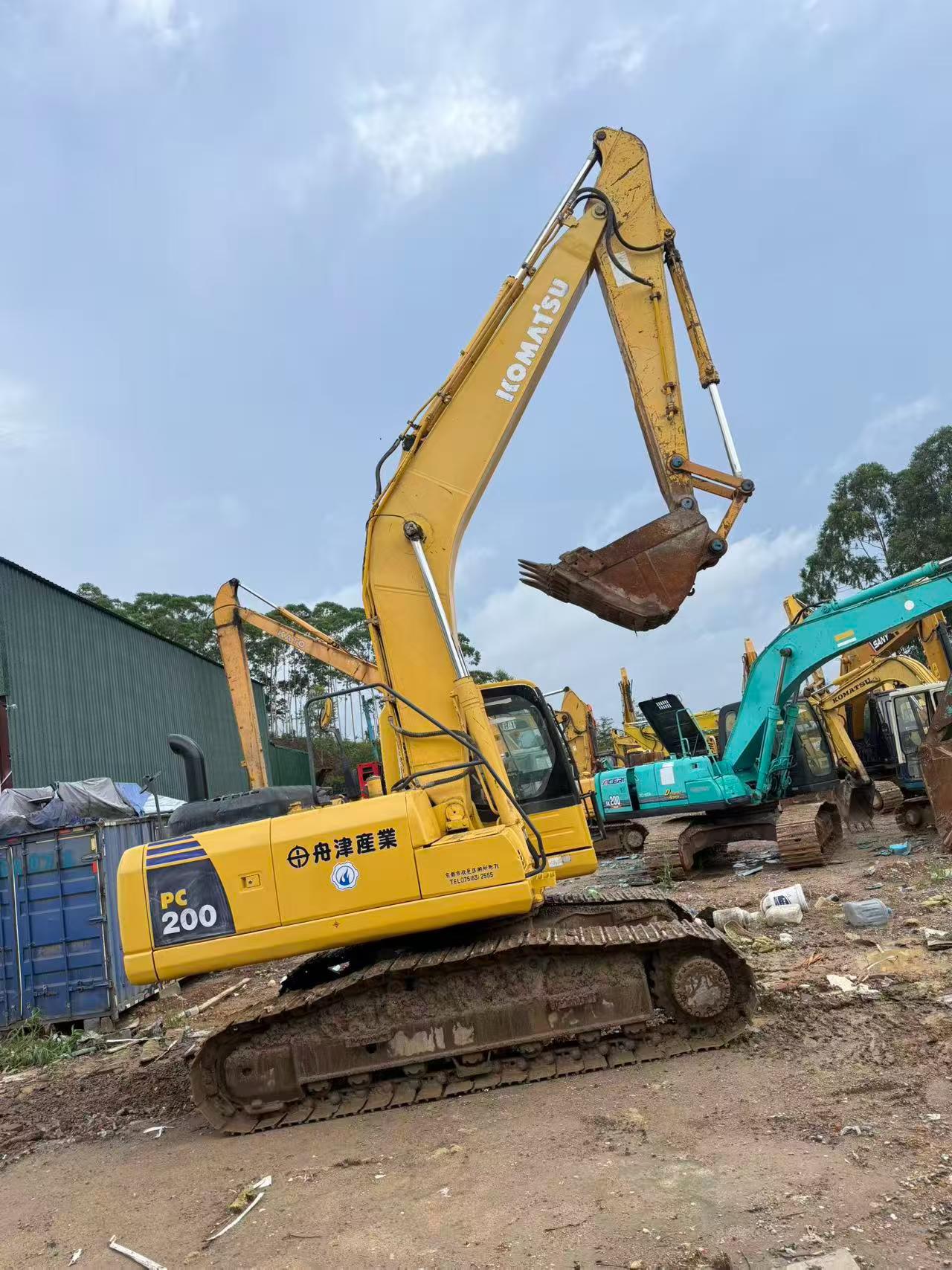 Buy Komatsu PC200-8 Used Excavator / 2 Buy Komatsu PC200-8 Used Excavator / 2