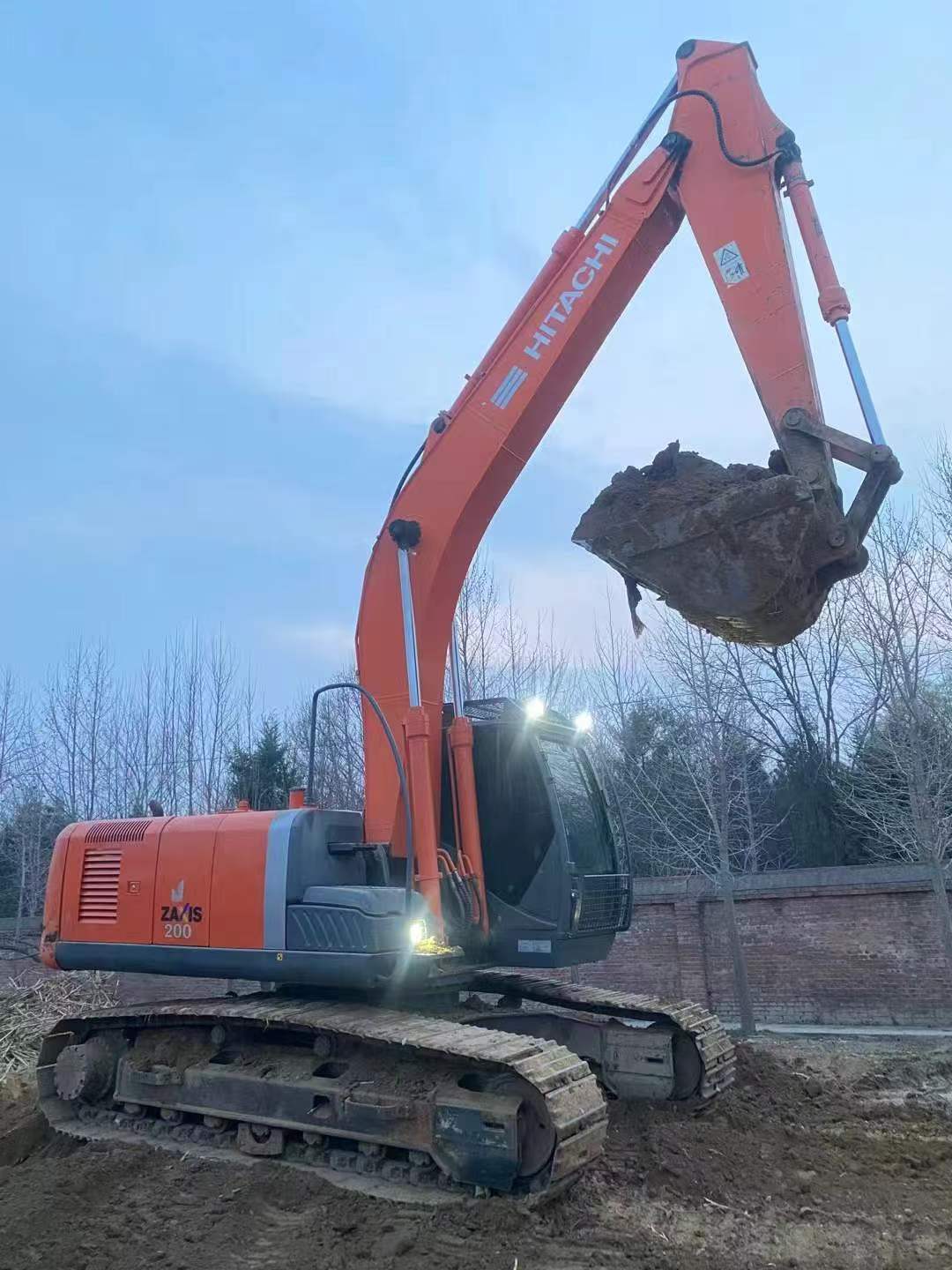 Buy Hitachi EX200 Used Excavator / 2 Buy Hitachi EX200 Used Excavator / 2