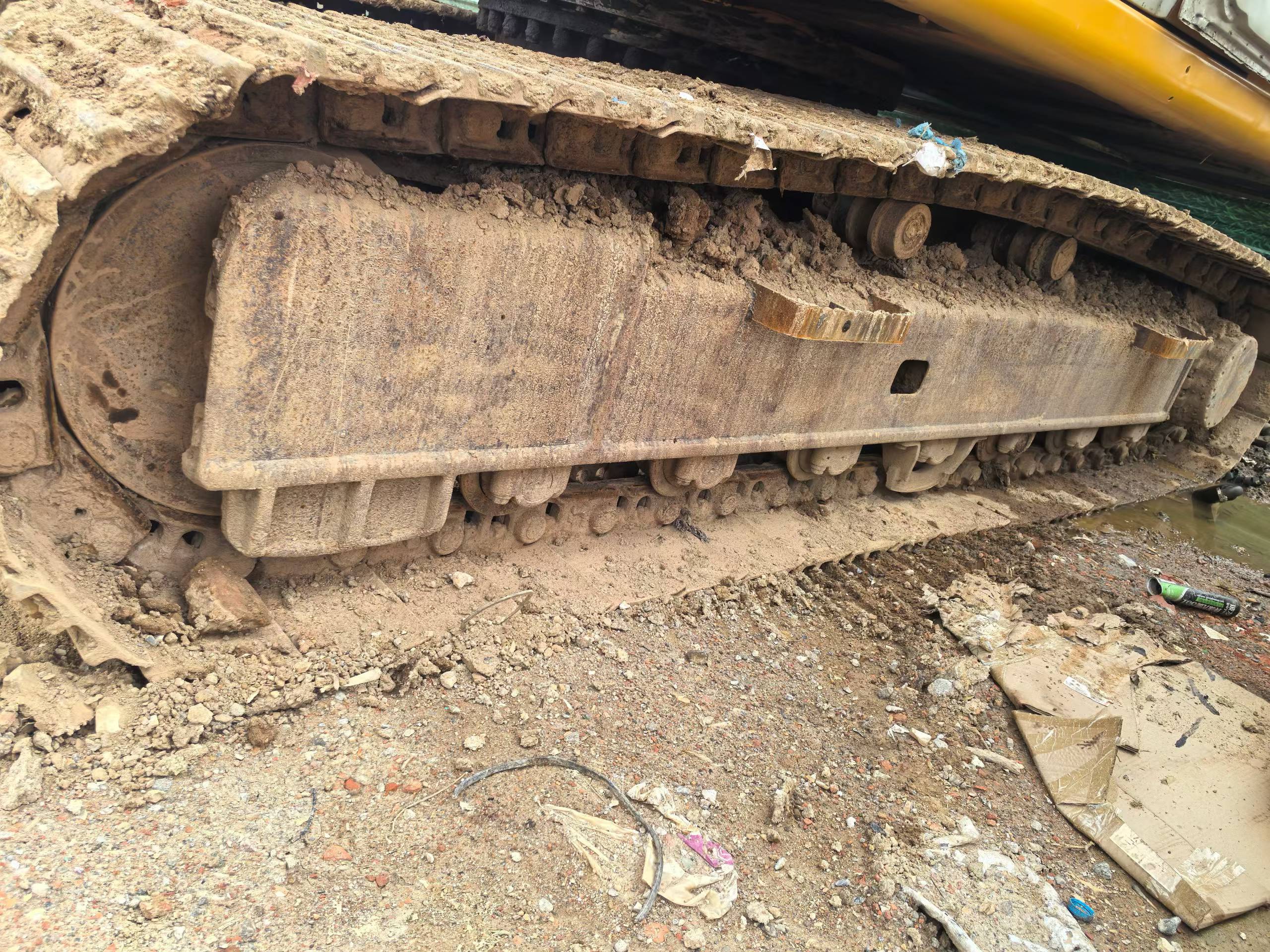 Buy Kato 820-3SP Used Excavator / 4 Buy Kato 820-3SP Used Excavator / 4