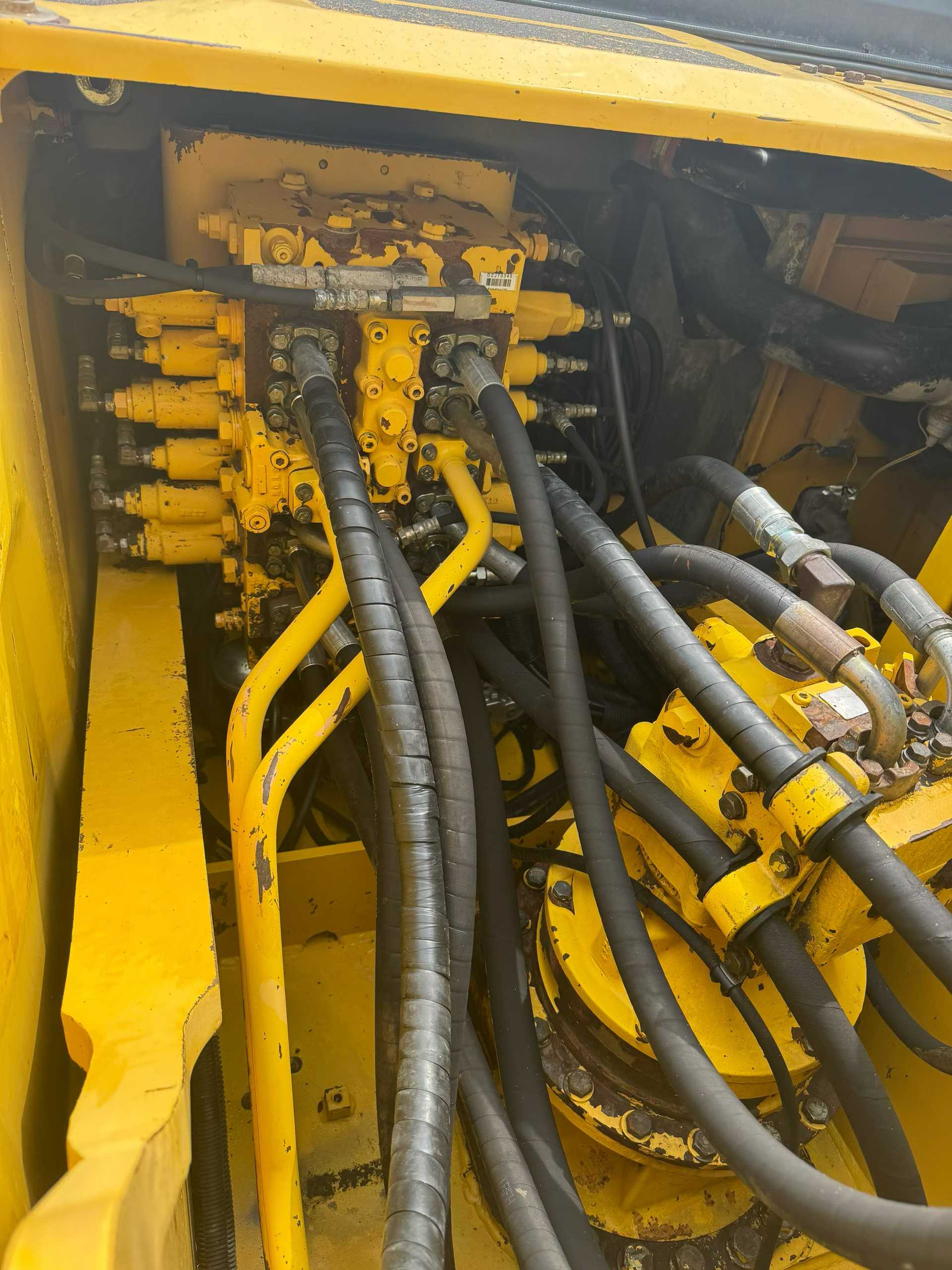Buy Komatsu PC200-7 Used Excavator / 6 Buy Komatsu PC200-7 Used Excavator / 6