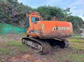 Buy Doosan DH215-7 Used Excavator / 3 Buy Doosan DH215-7 Used Excavator / 3