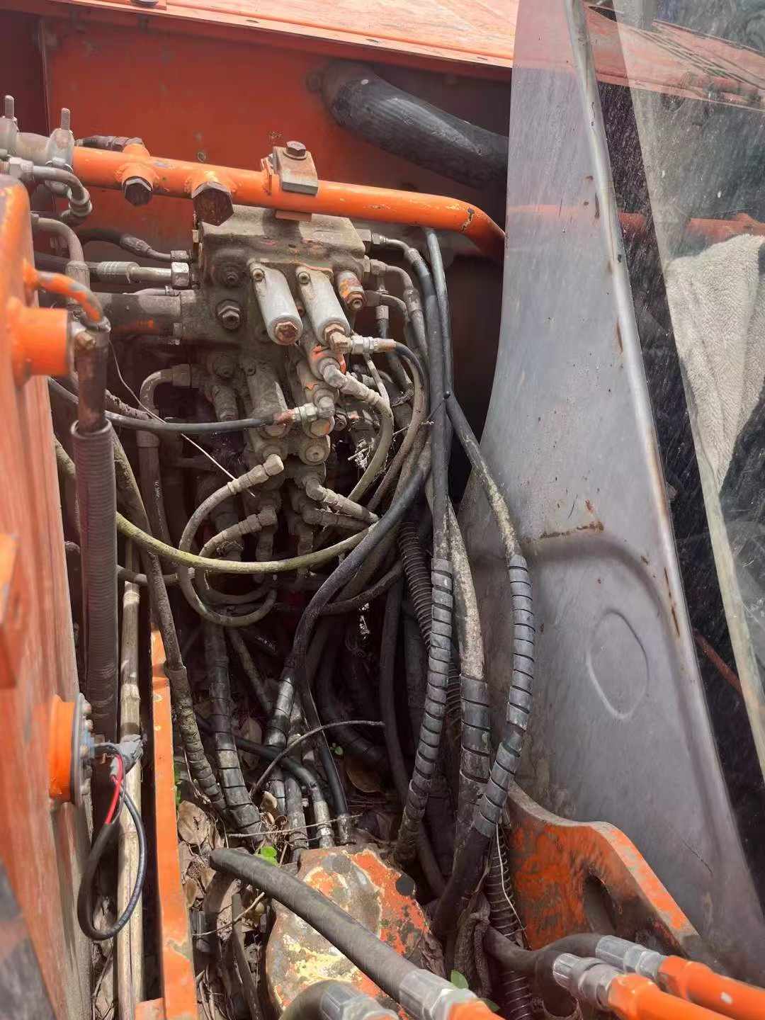 Buy Hitachi EX60-6 Used Excavator / 8 Buy Hitachi EX60-6 Used Excavator / 8