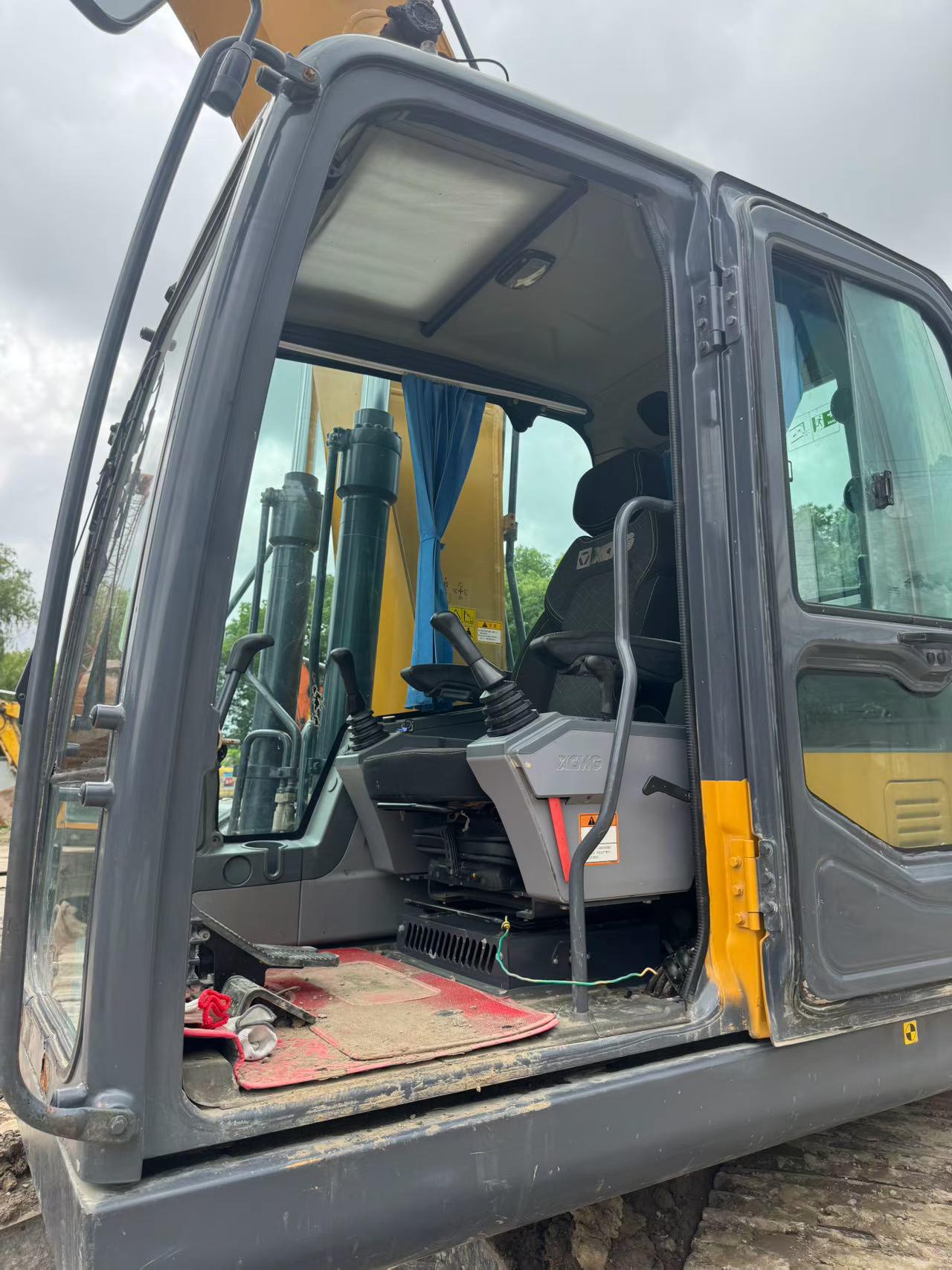 Buy XCMG XE200 Used Excavator / 8 Buy XCMG XE200 Used Excavator / 8
