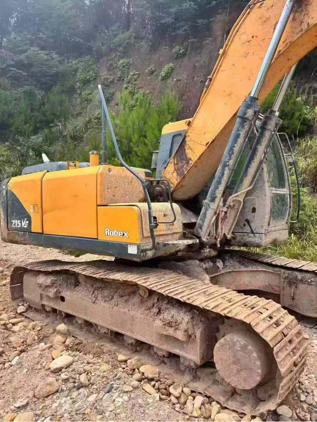 Buy Hyundai R215-7 Used Excavator / 3 Buy Hyundai R215-7 Used Excavator / 3
