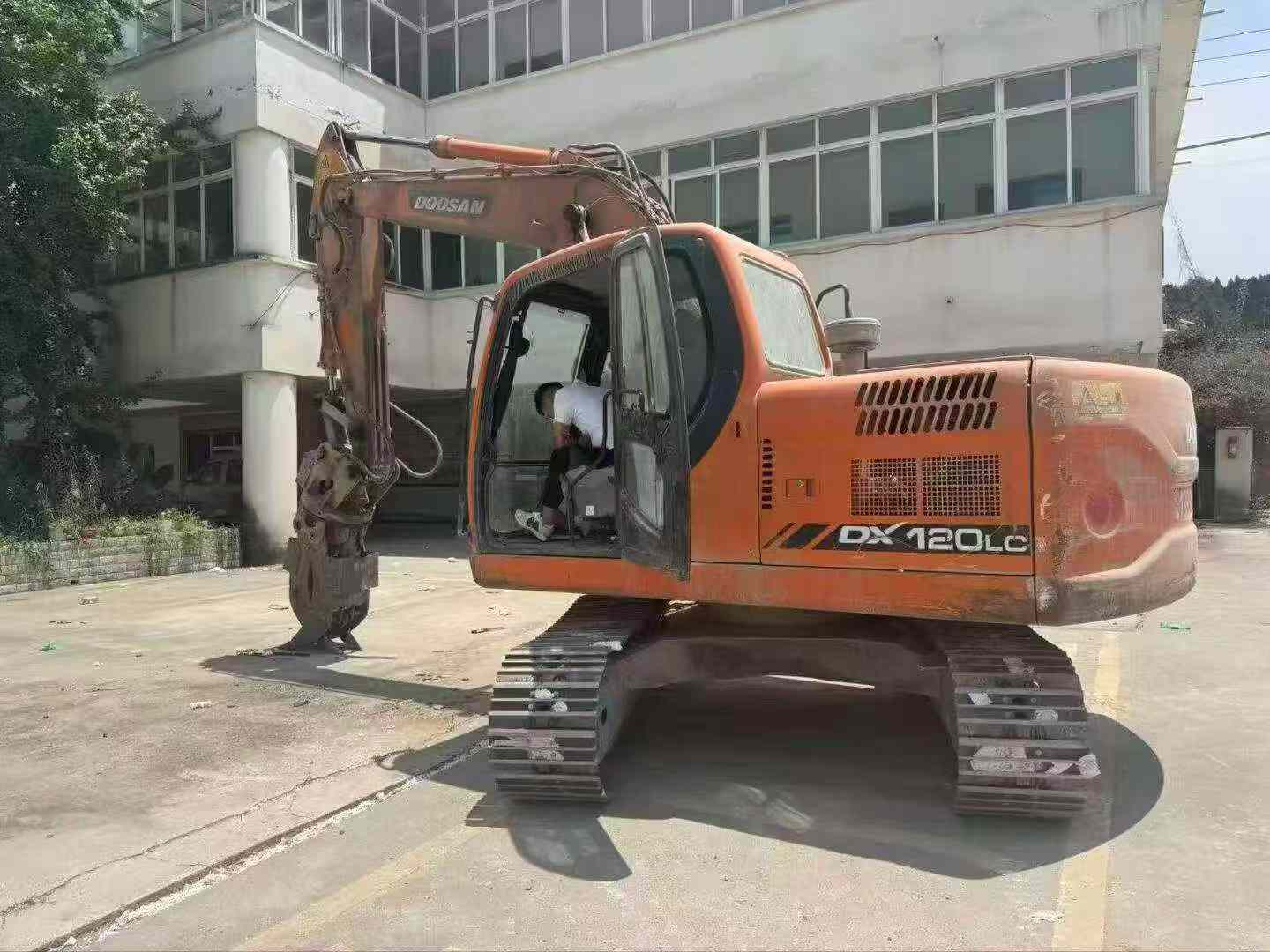 Acheter Pelle Doosan DX120 d'occasion / 4 Acheter Pelle Doosan DX120 d'occasion / 4