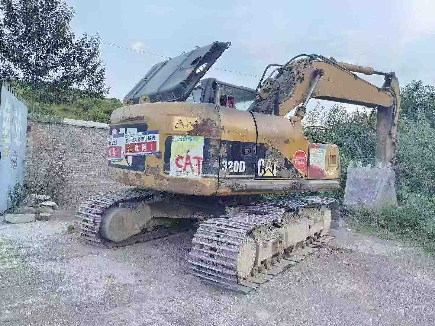 Buy Caterpillar 320D Used Excavator / 1