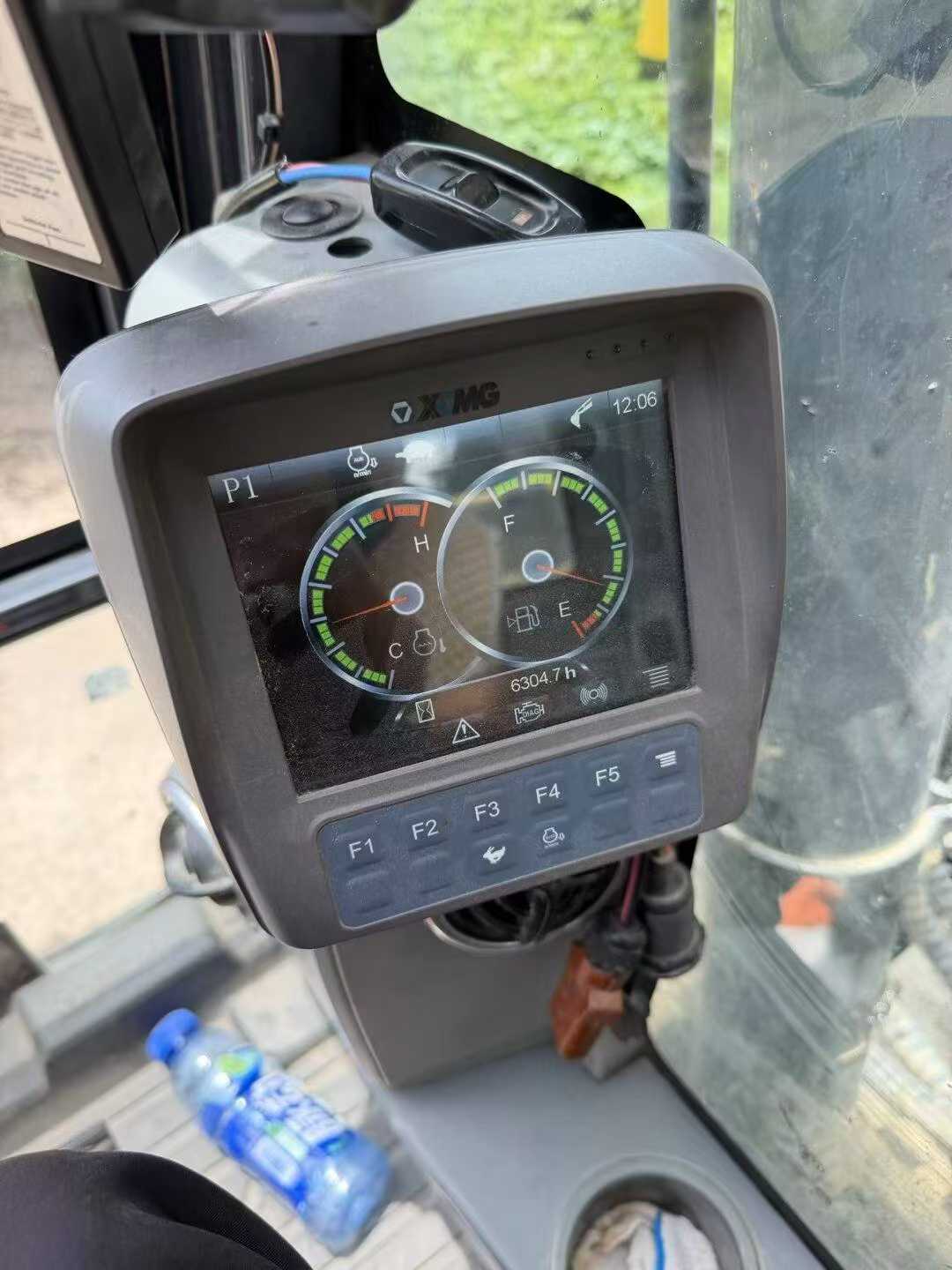 Compre Excavadora XCMG XE135B Usada / 6