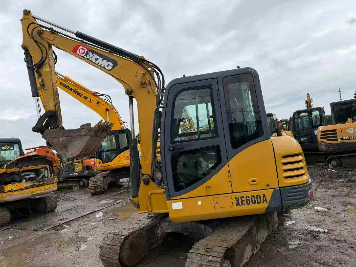 Buy XCMG XE60 Used Excavator / 1
