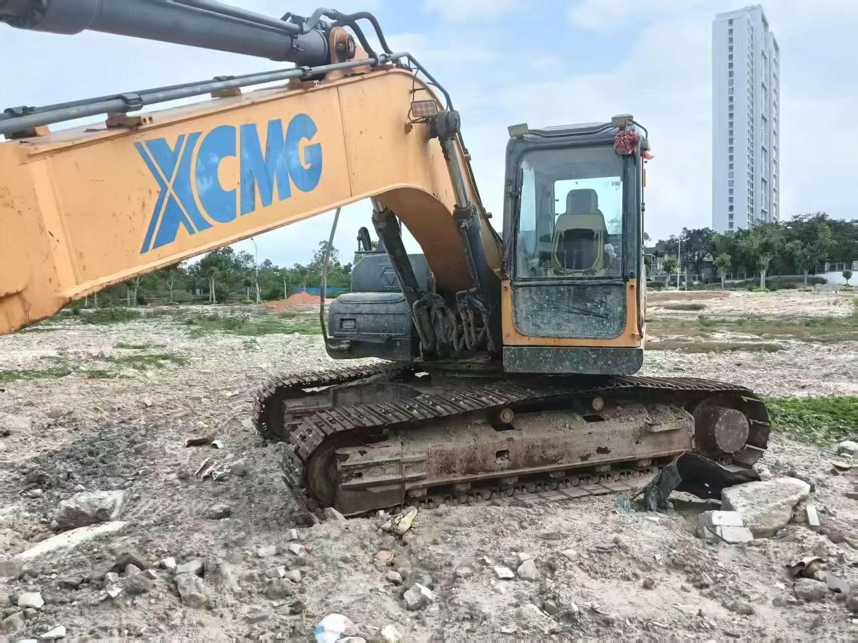 Buy XCMG XE200 Used Excavator / 3 Buy XCMG XE200 Used Excavator / 3