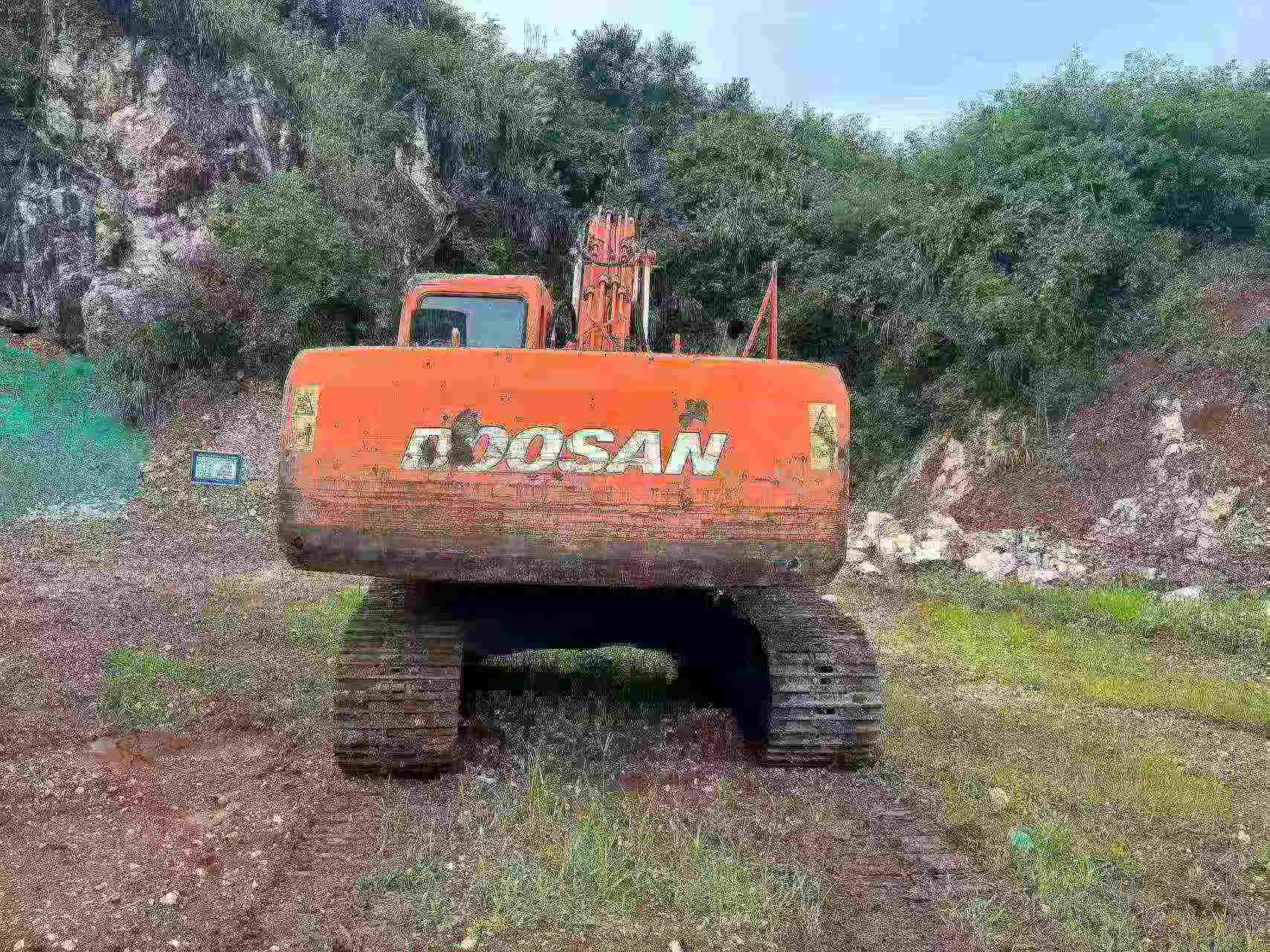 Buy Doosan DH215-7 Used Excavator / 1