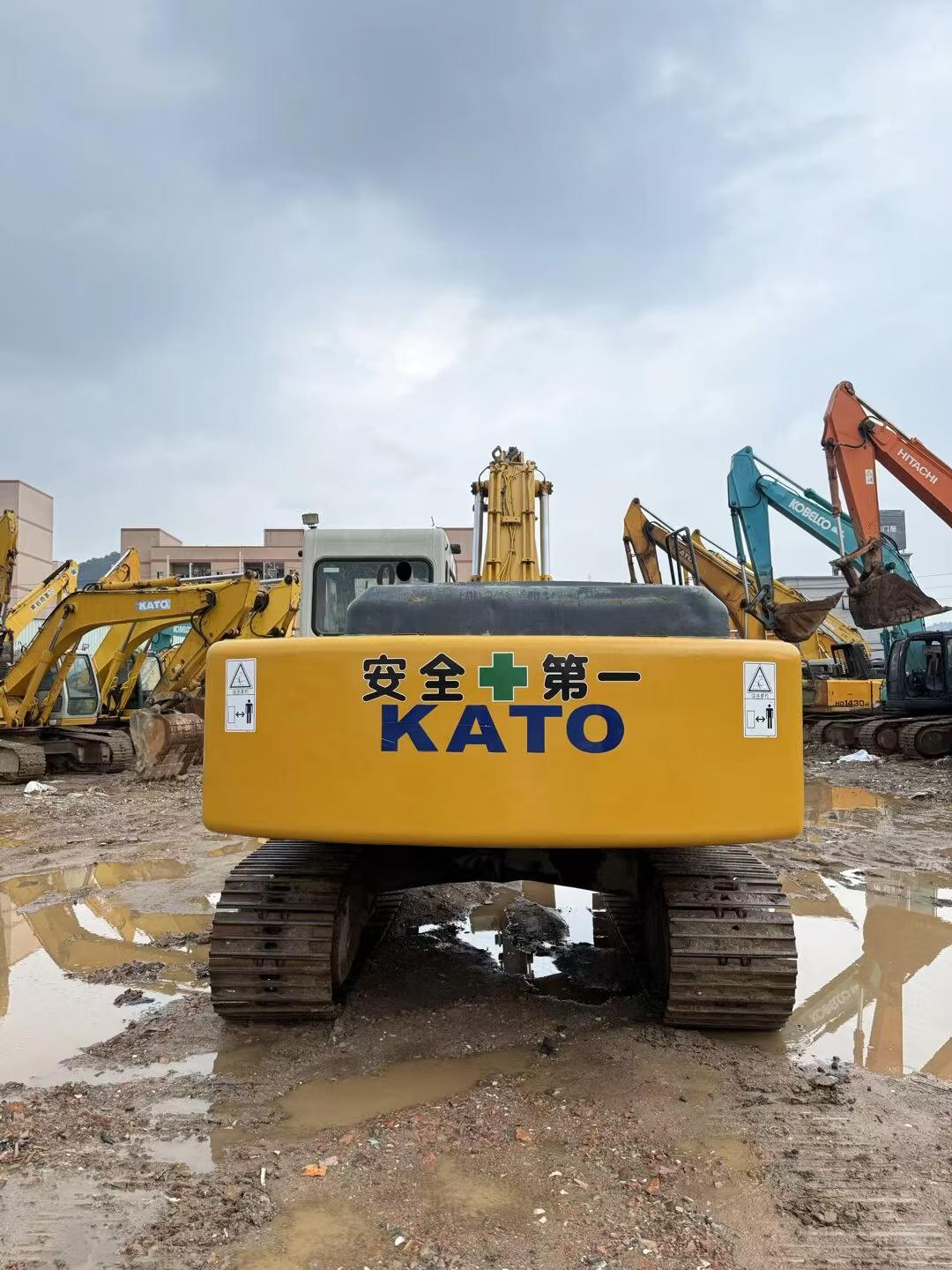 Buy Kato 820-3SP Used Excavator / 9 Buy Kato 820-3SP Used Excavator / 9