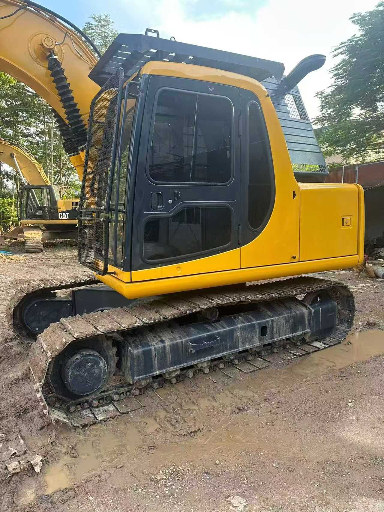 Buy Komatsu PC120-6E Used Excavator / 5 Buy Komatsu PC120-6E Used Excavator / 5