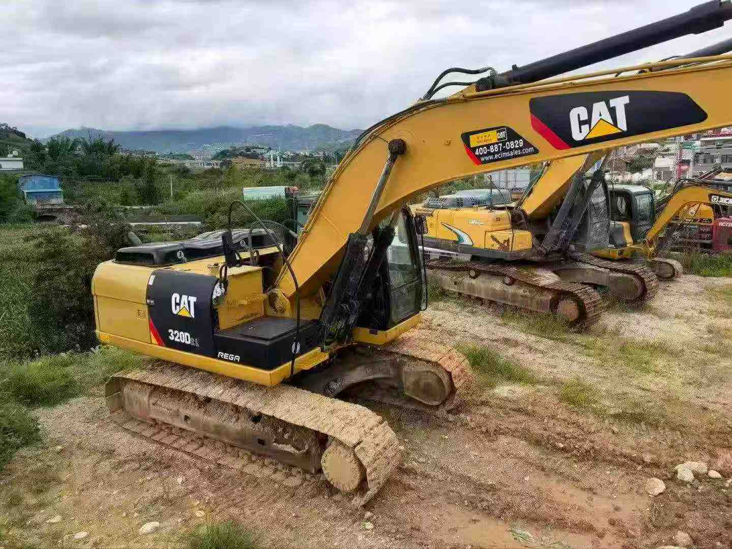 Buy Caterpillar 320D Used Excavator / 2 Buy Caterpillar 320D Used Excavator / 2