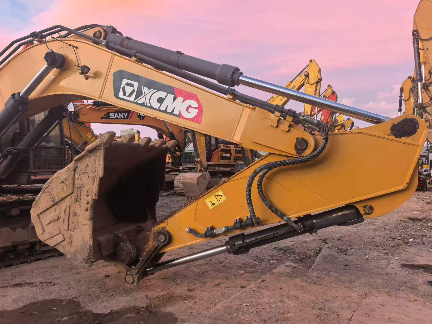 Buy XCMG XE400DK Used Excavator / 4 Buy XCMG XE400DK Used Excavator / 4