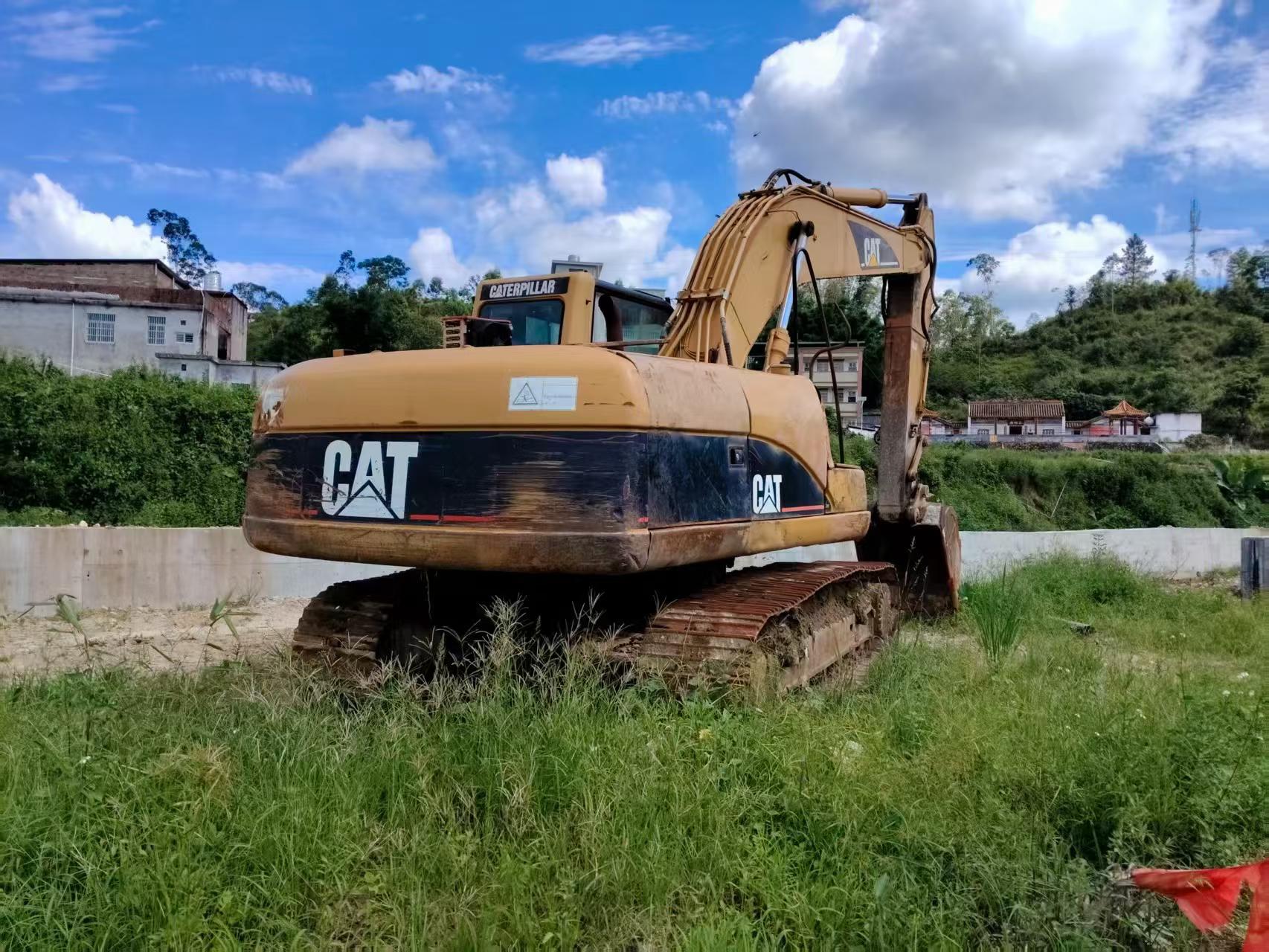 Buy Caterpillar 320C Used Excavator / 1