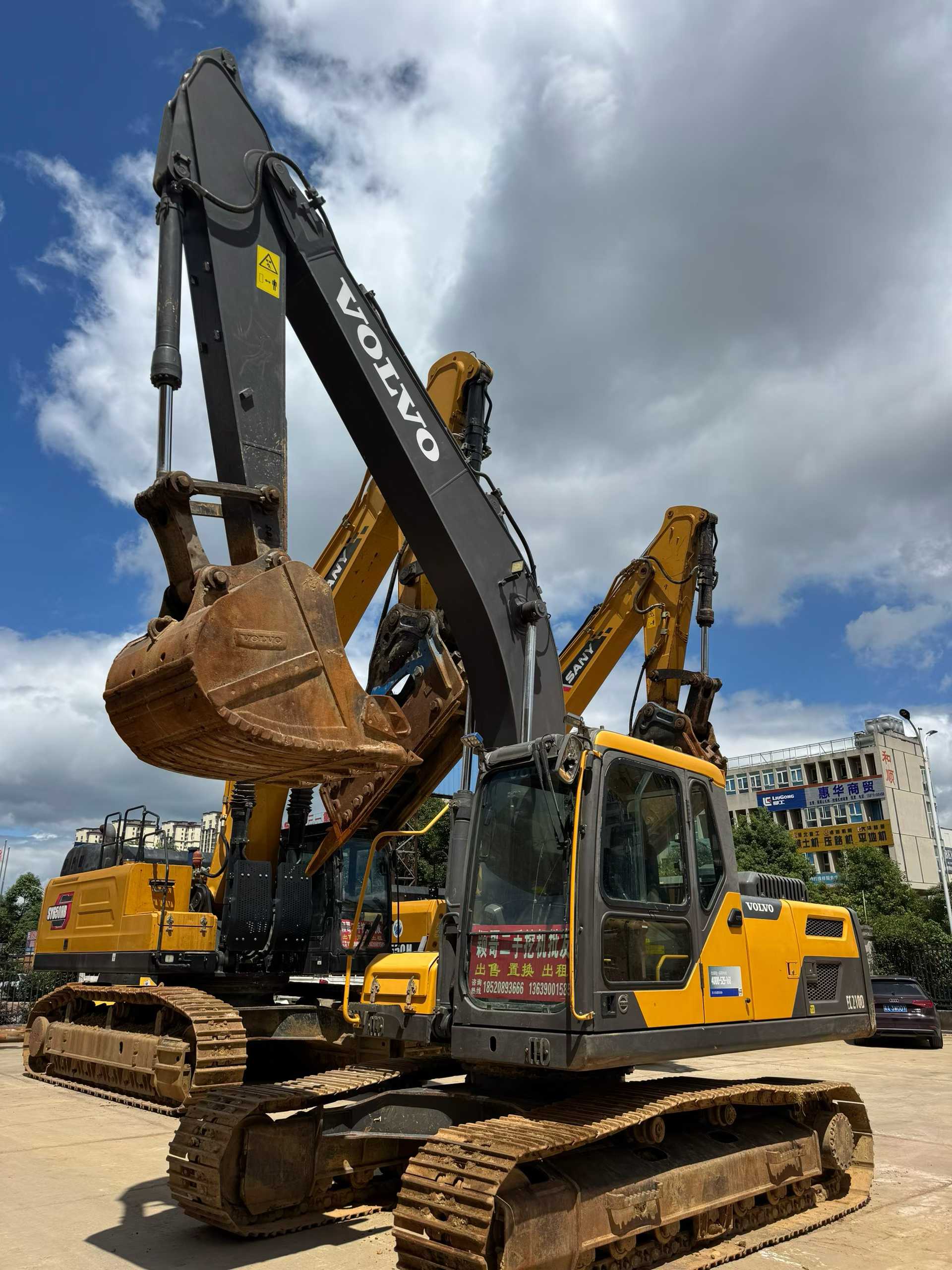 Buy Volvo EC210D Used Excavator / 1