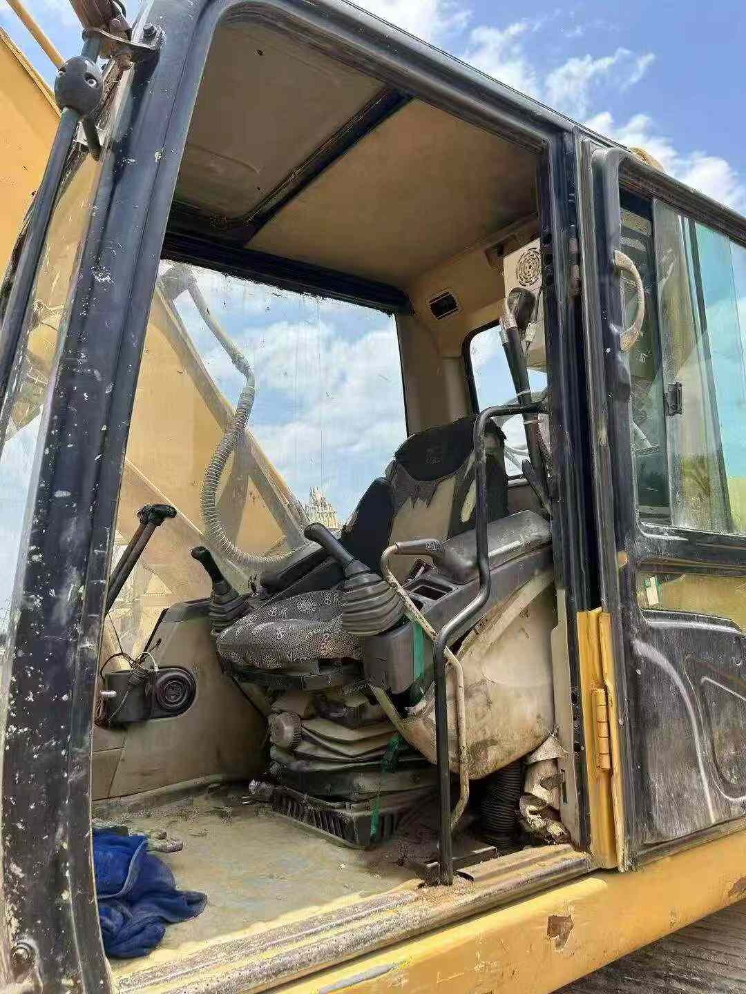 Buy Komatsu PC210 Used Excavator / 5 Buy Komatsu PC210 Used Excavator / 5
