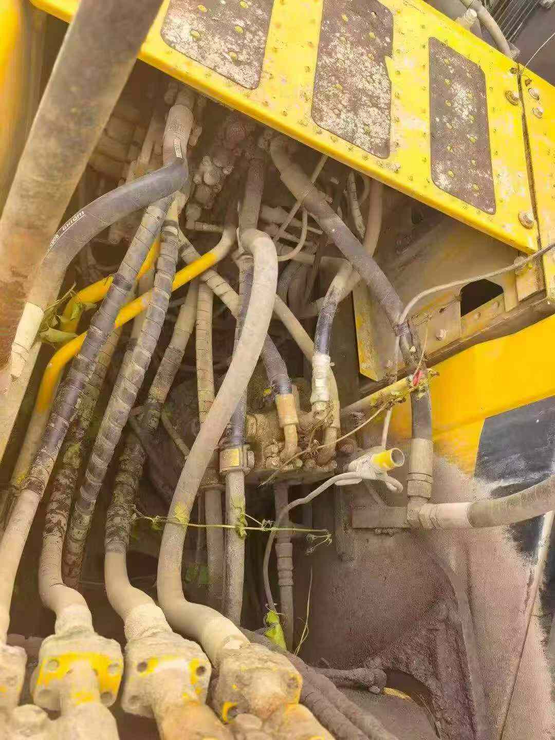 Buy Komatsu PC200 Used Excavator / 1