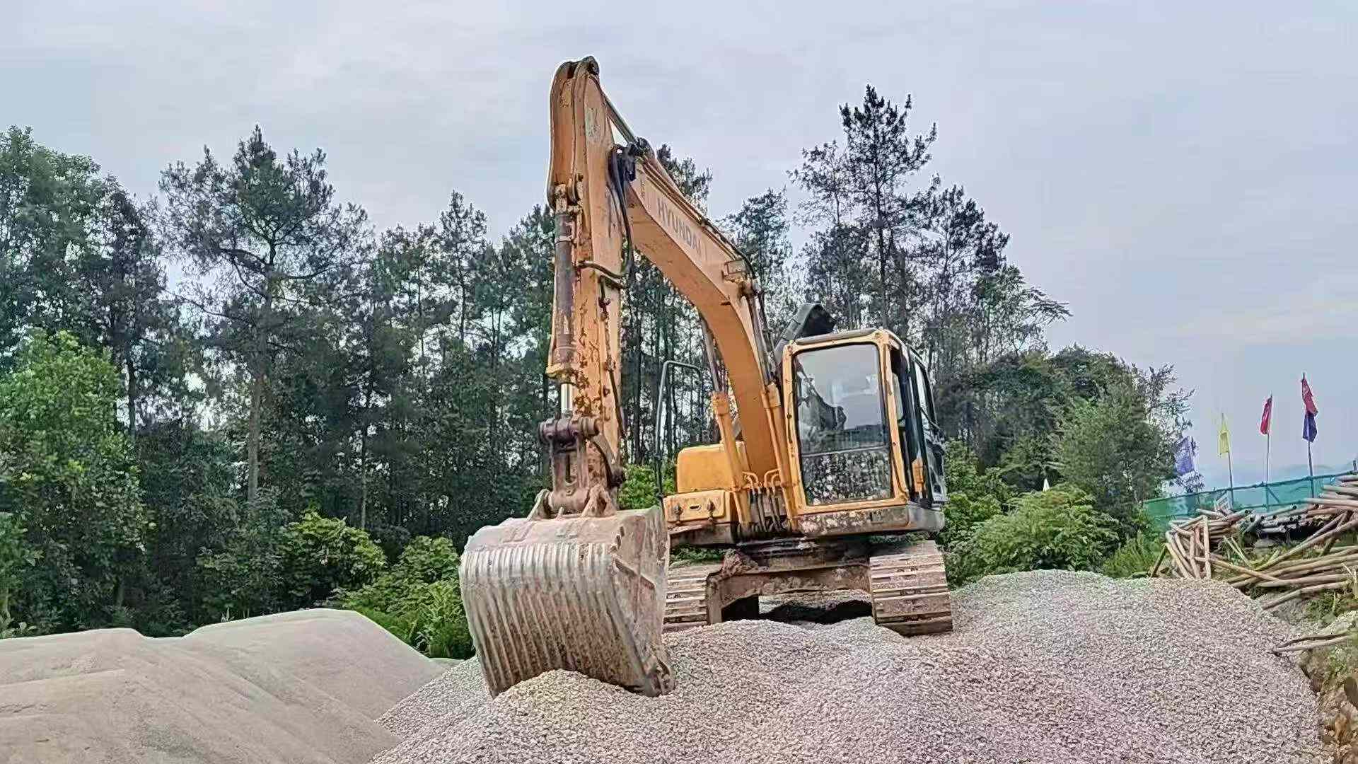 Buy Hyundai R150-7 Used Excavator / 1
