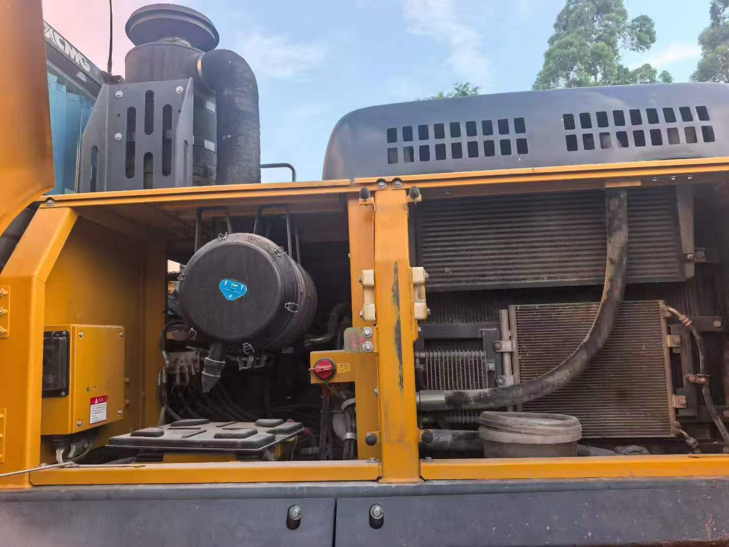 Buy XCMG XE400DK Used Excavator / 4 Buy XCMG XE400DK Used Excavator / 4