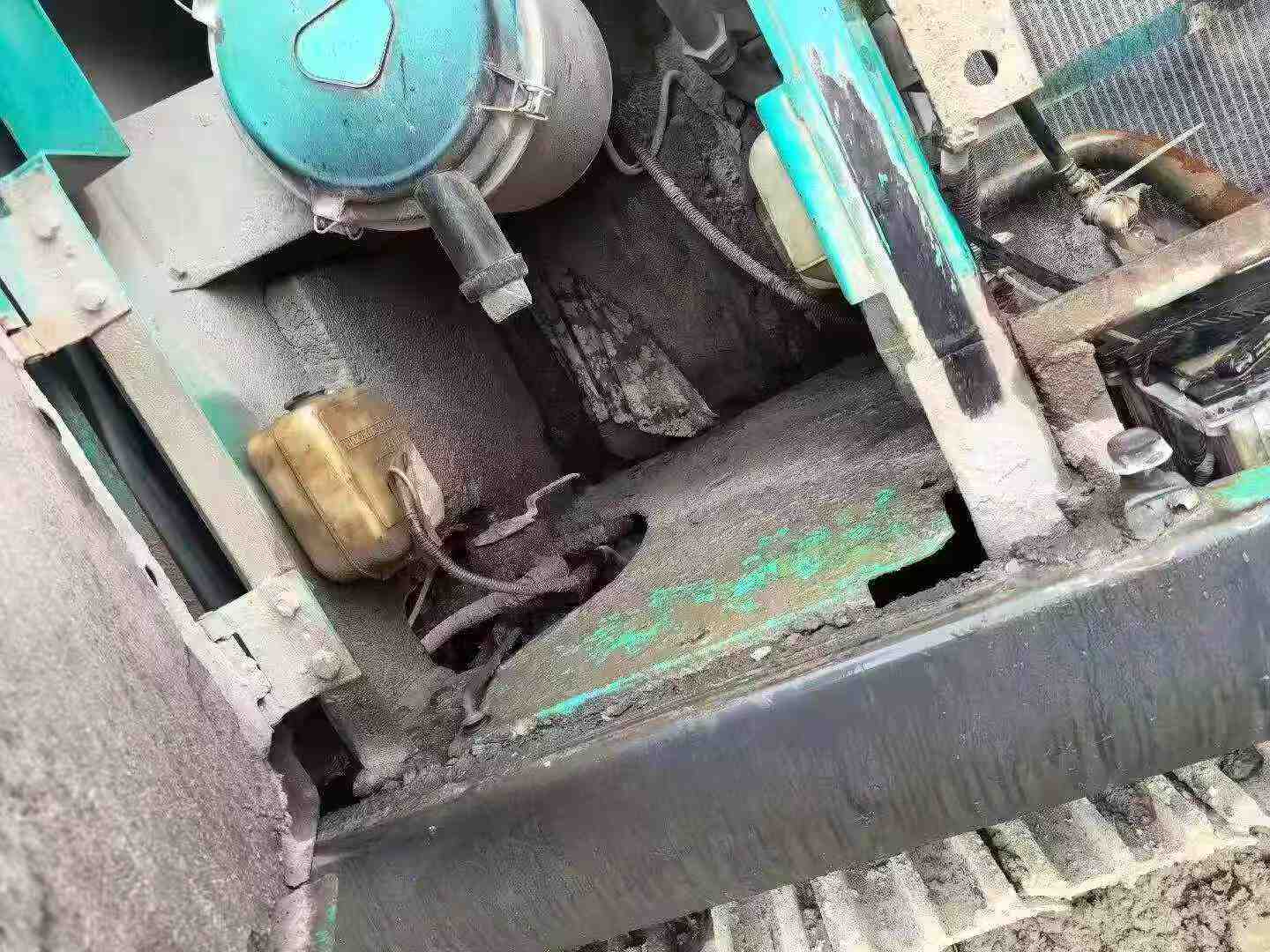 Buy Kobelco SK200-11 Used Excavator / 2 Buy Kobelco SK200-11 Used Excavator / 2