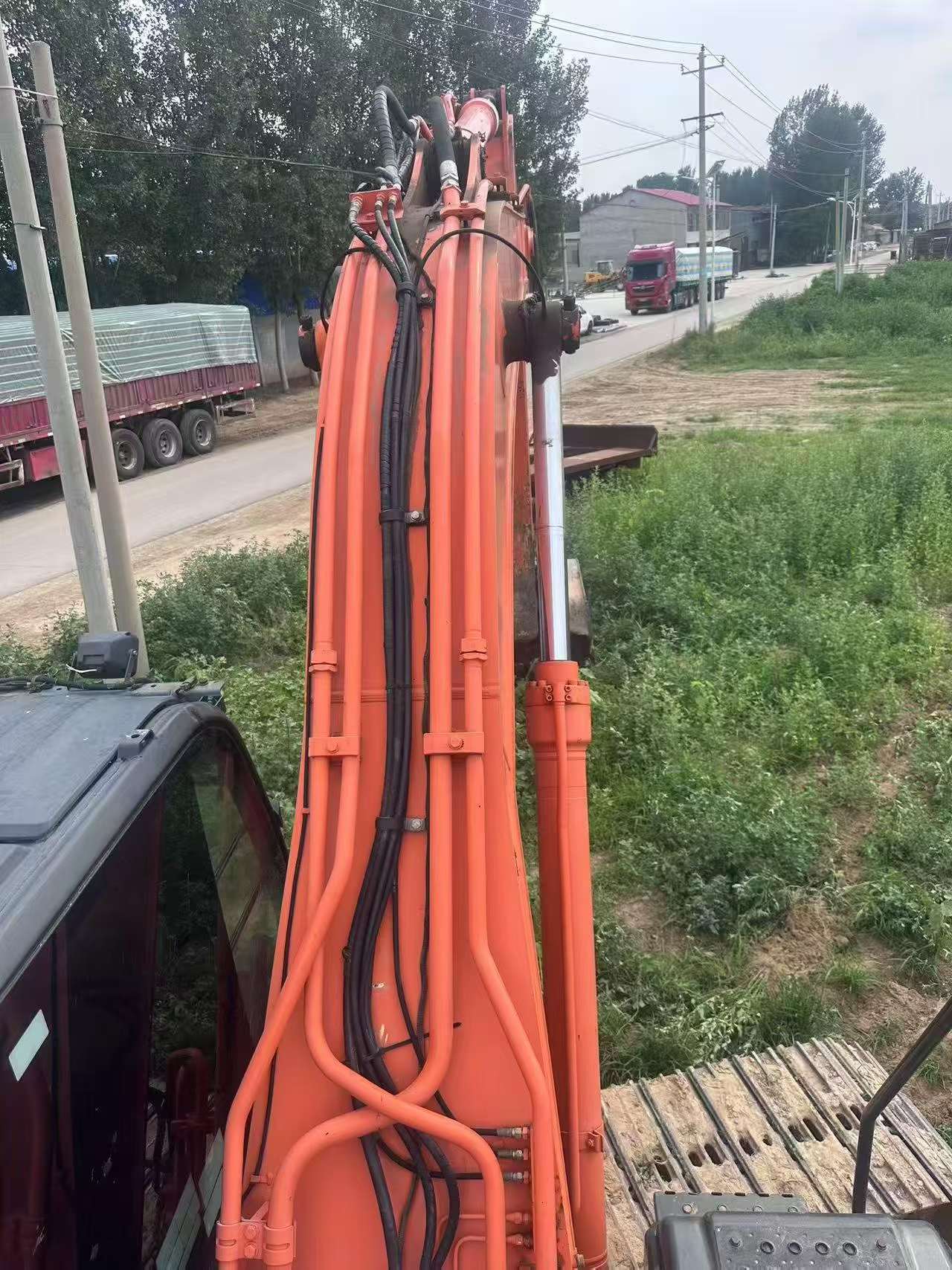 Compre Escavadeira Hitachi ZH200-5B Usada / 8 Compre Escavadeira Hitachi ZH200-5B Usada / 8