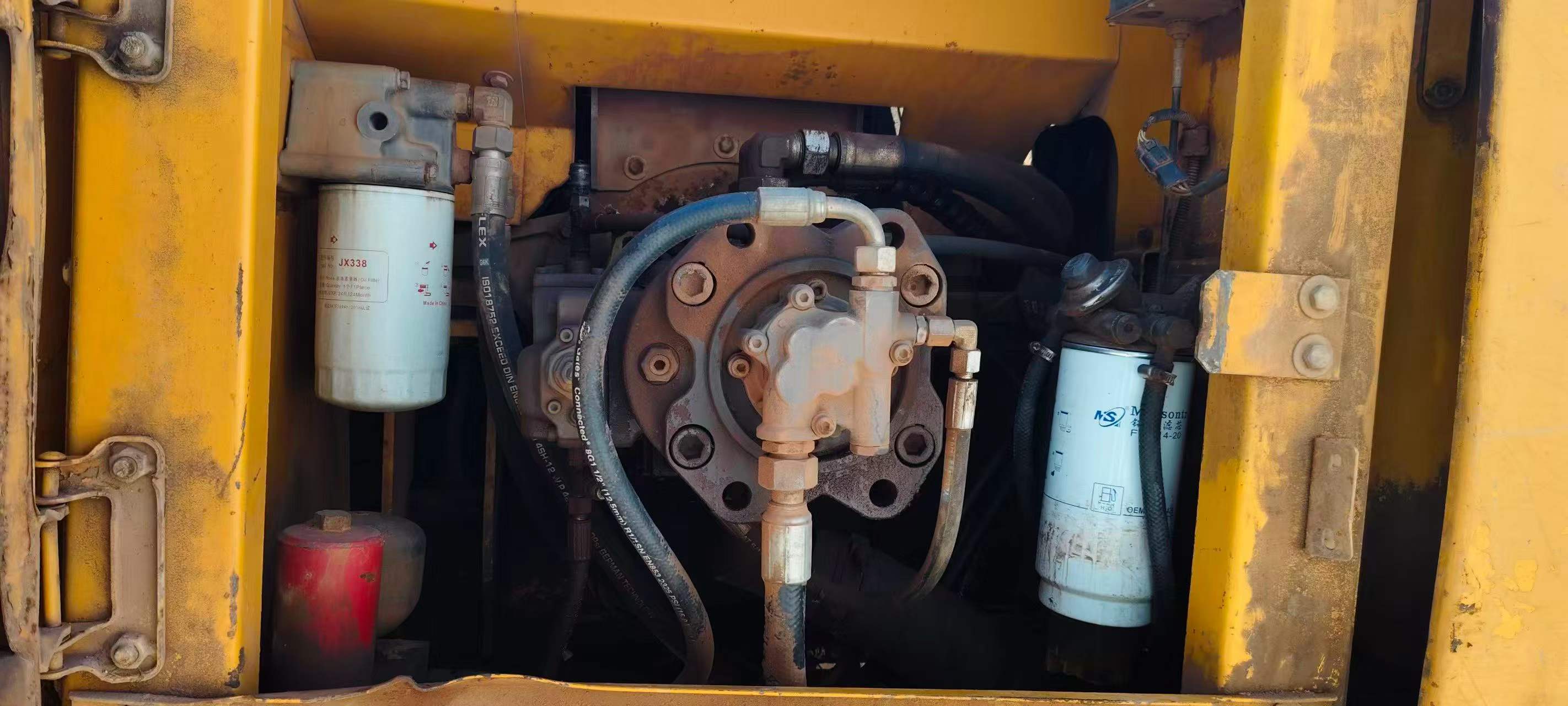 شراء حفارة XCMG XE215C مستعملة / 4
