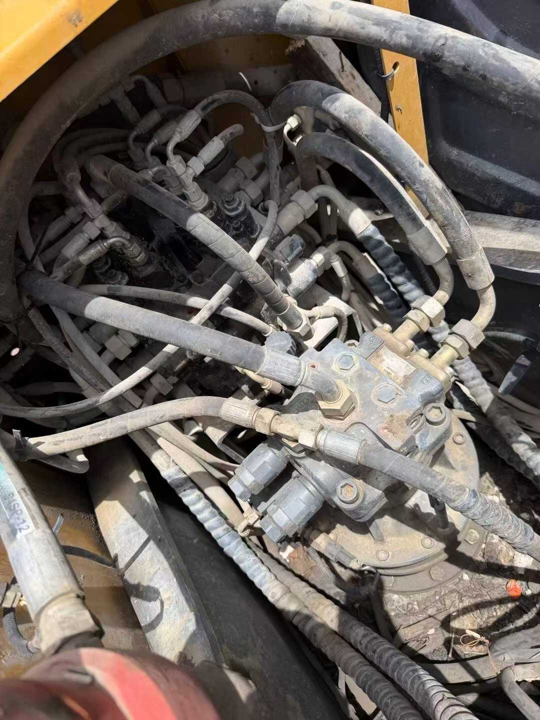 Compre Excavadora XCMG XE135B Usada / 7