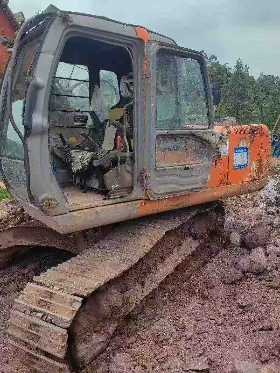 Buy Hitachi ZX200-6 Used Excavator / 2 Buy Hitachi ZX200-6 Used Excavator / 2