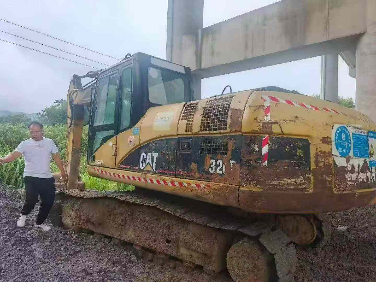 Buy Caterpillar 320A Used Excavator / 6 Buy Caterpillar 320A Used Excavator / 6